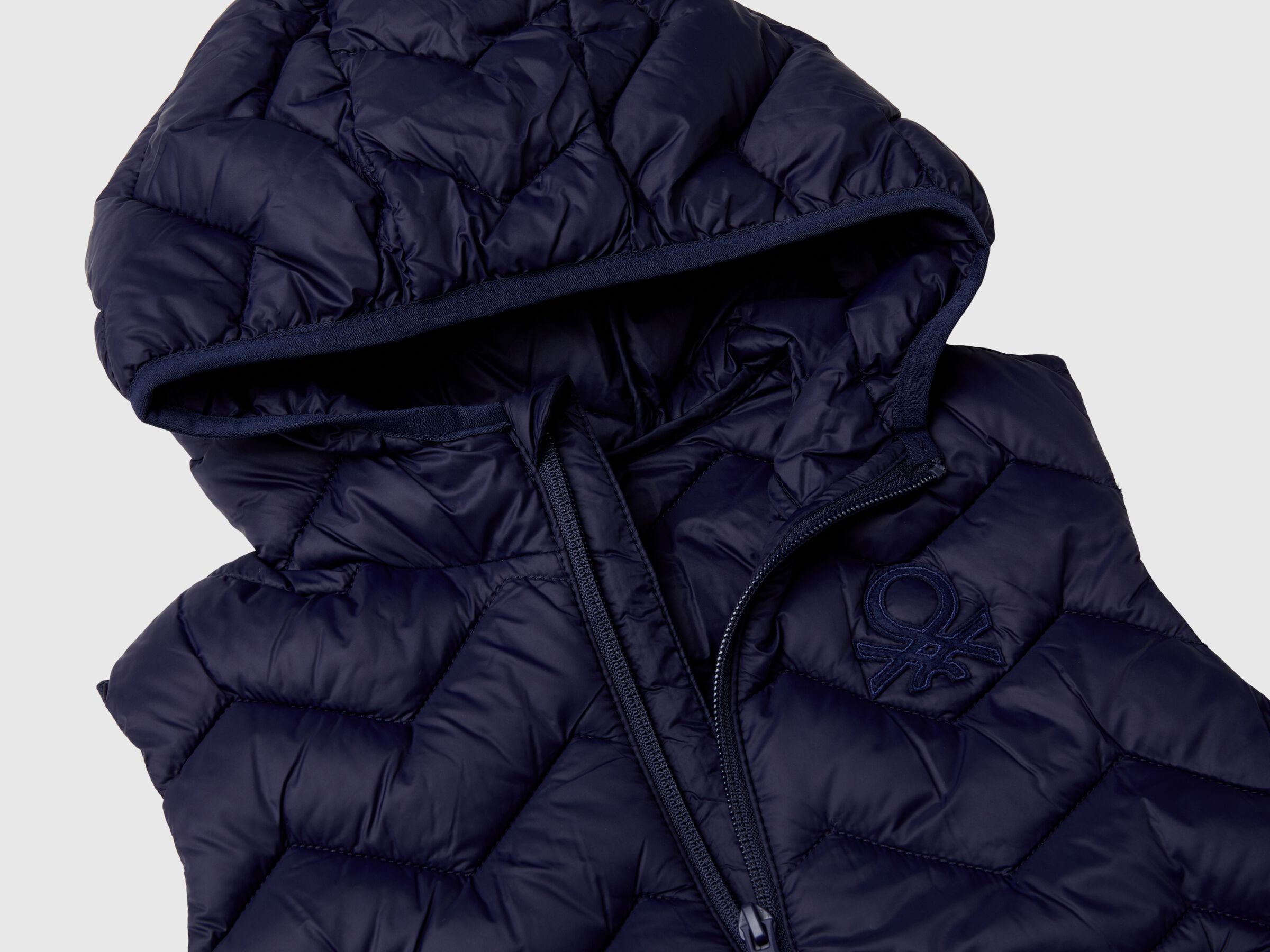 Gilet rembourré avec capuche – Image 3