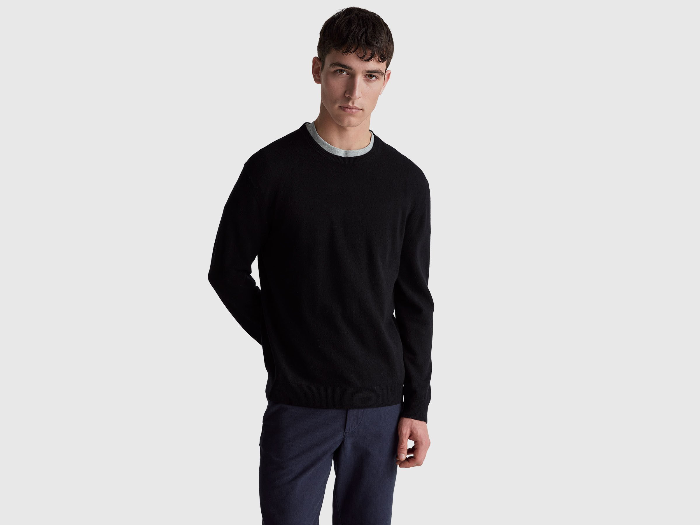 Pull noir en pure laine mérinos Pull noir en pure laine mérinos