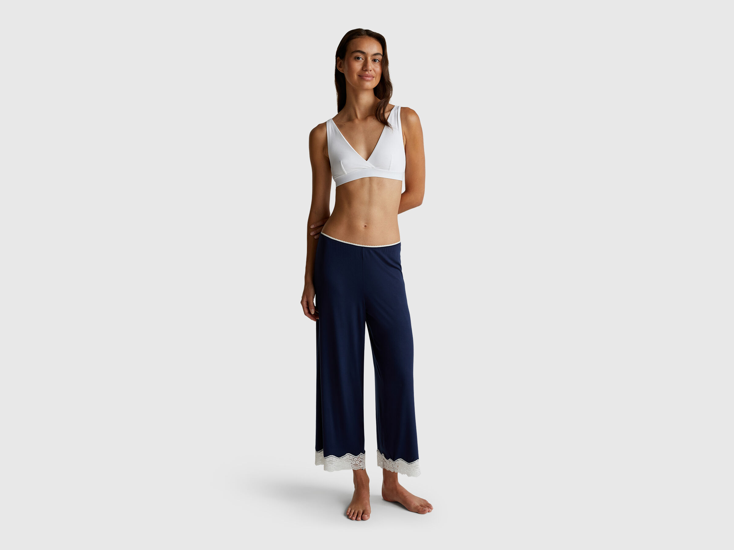 Pantalon fluide 3/4 avec dentelle – Image 3