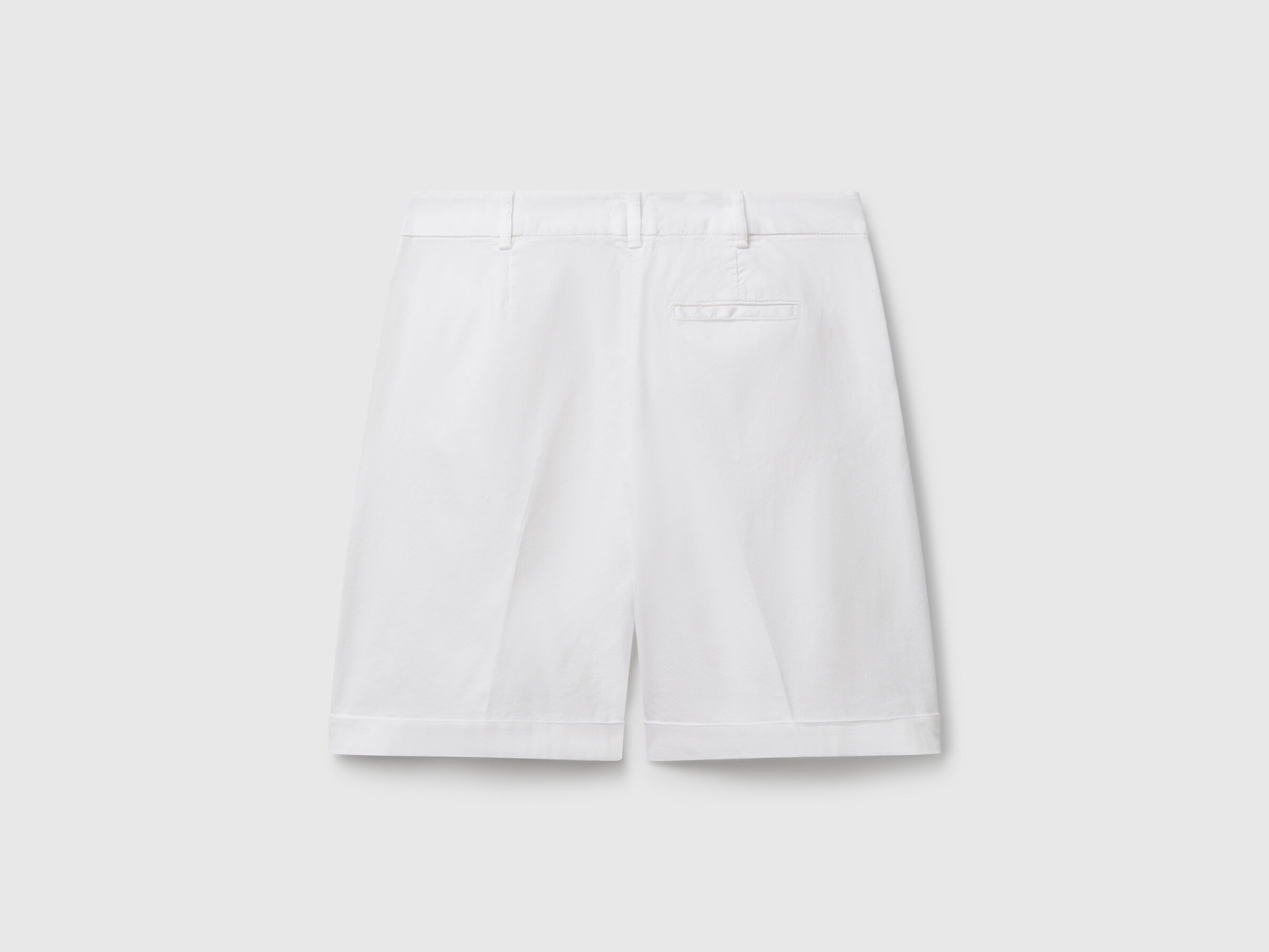 Bermuda avec revers en coton stretch – Image 2