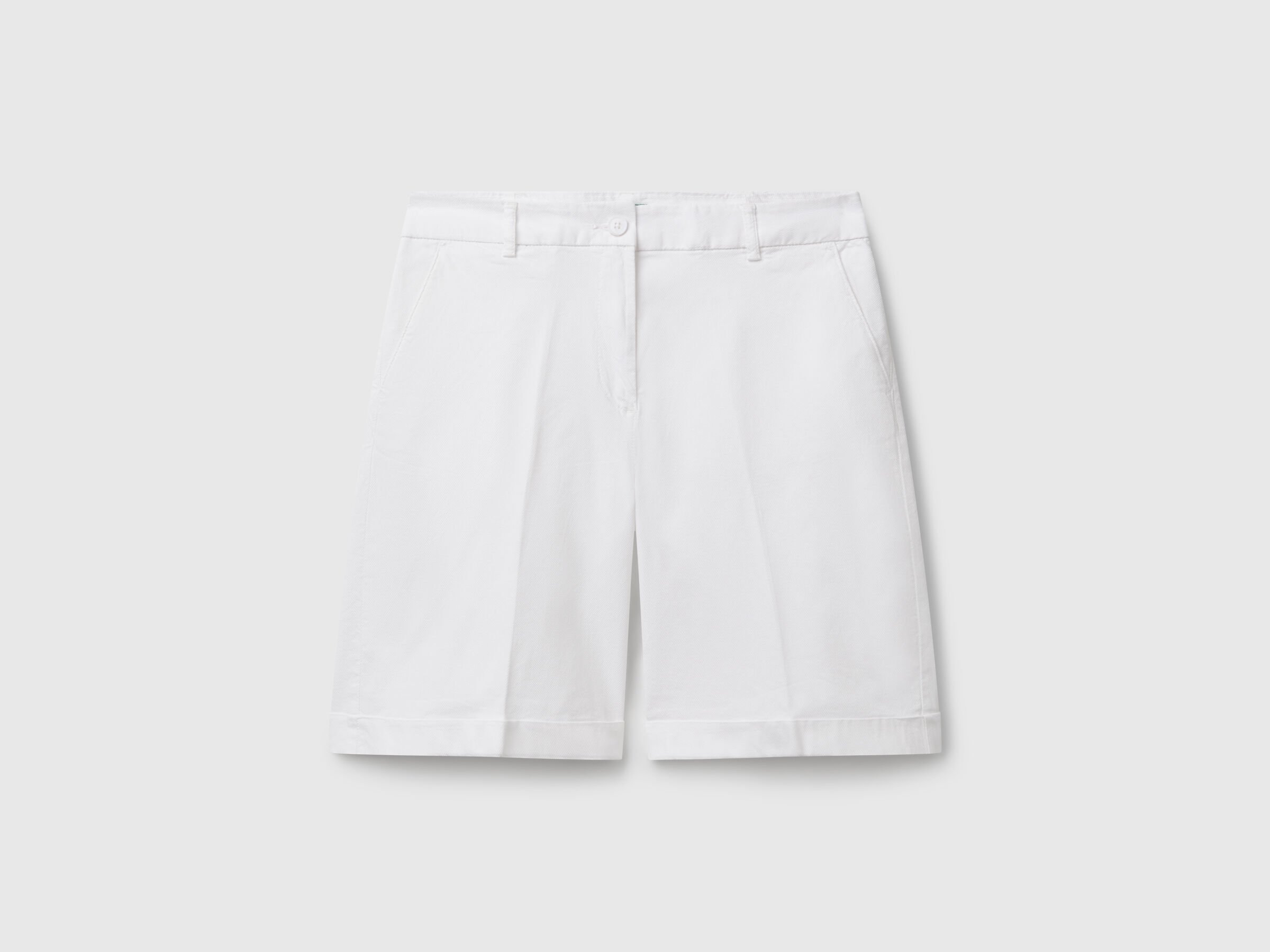 Bermuda avec revers en coton stretch Bermuda avec revers en coton stretch