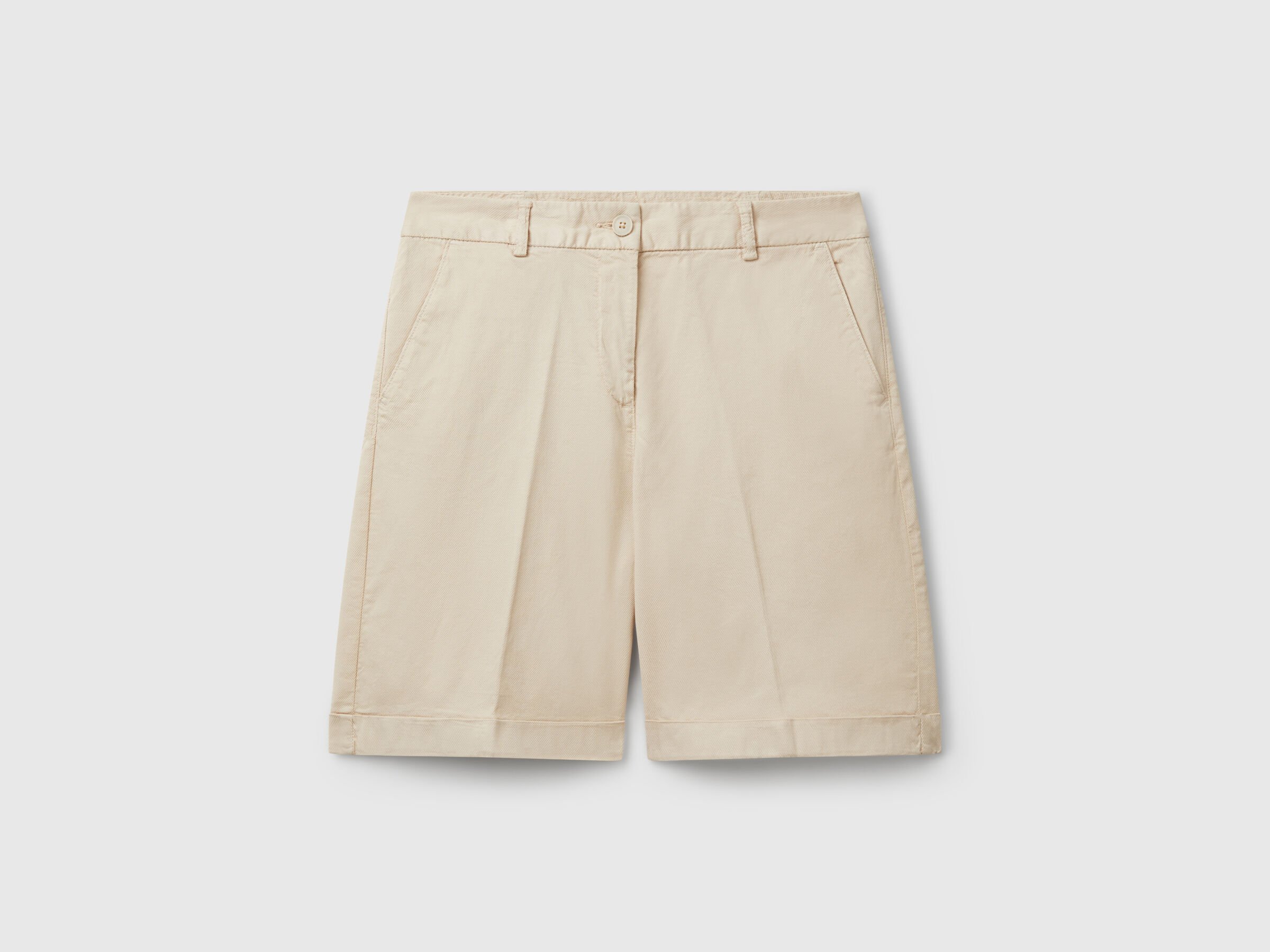 Bermuda avec revers en coton stretch Bermuda avec revers en coton stretch