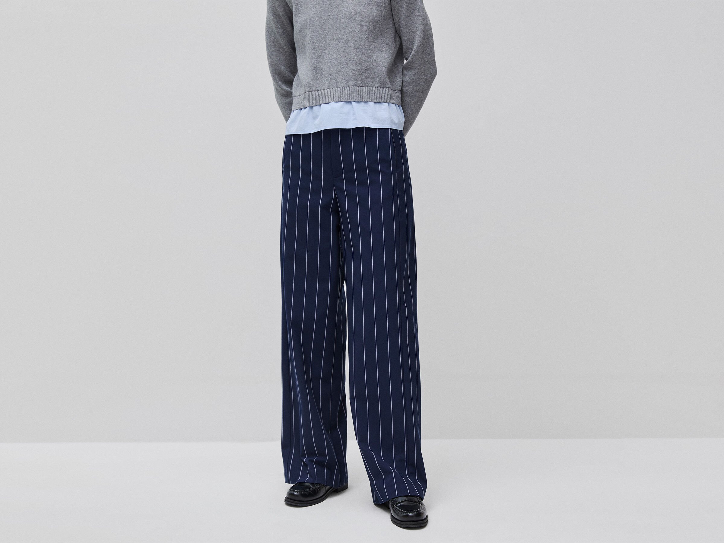 Pantalon à rayures fines à jambes larges Pantalon à rayures fines à jambes larges