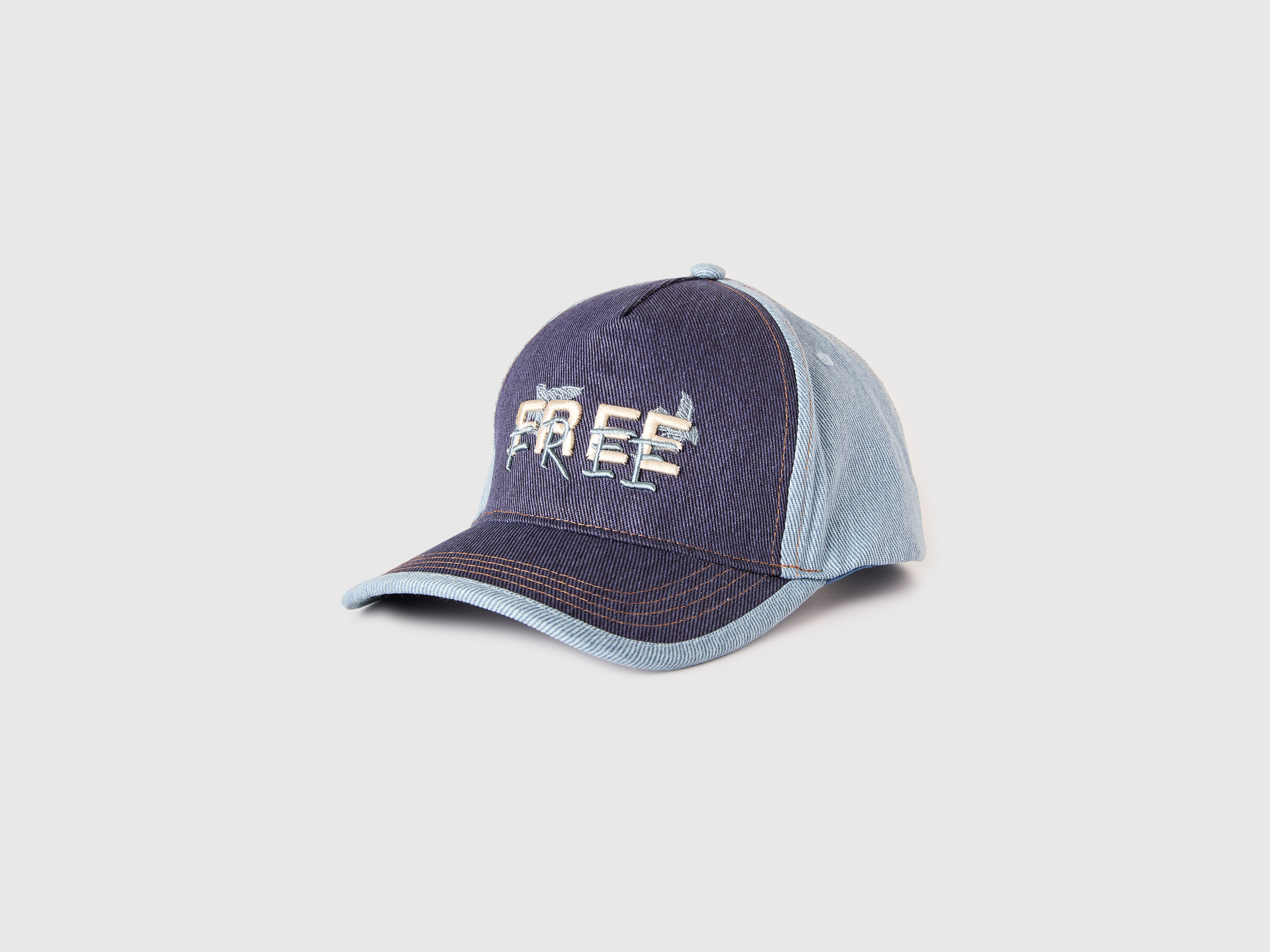 Casquette de baseball en denim avec slogan Casquette de baseball en denim avec slogan