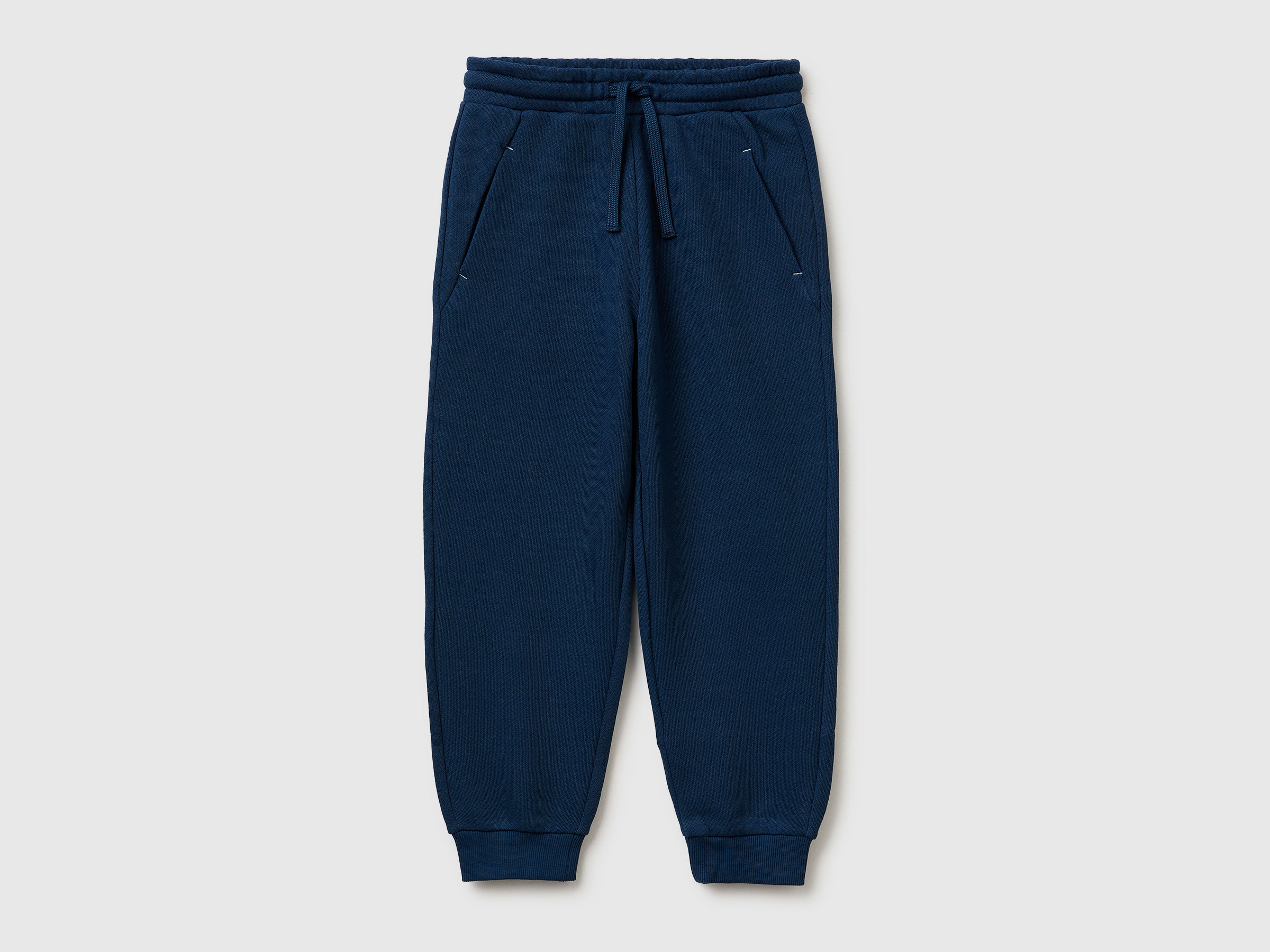 Jogging en sweat-shirt sportif Jogging en sweat-shirt sportif