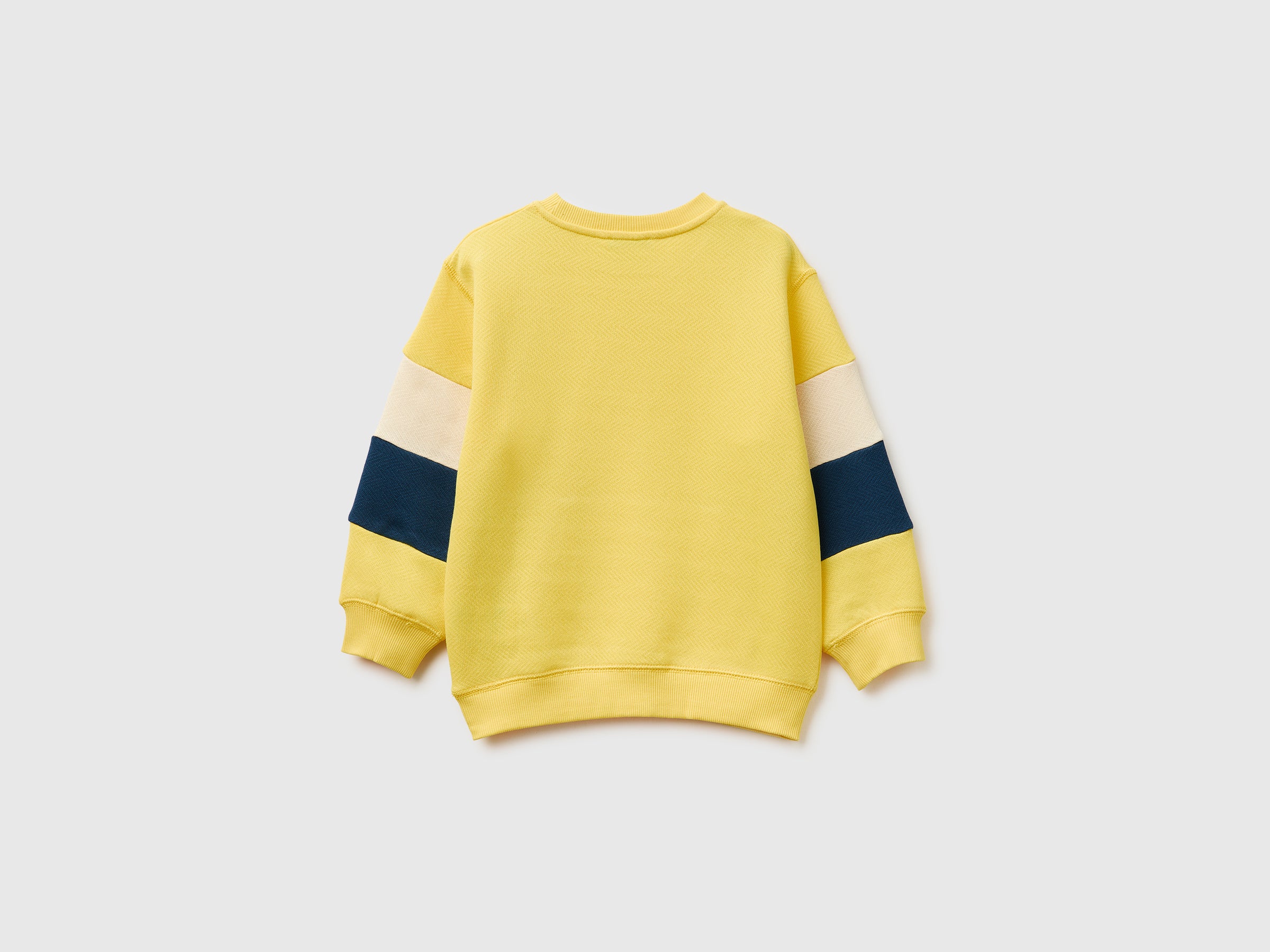 Sweat-shirt à blocs de couleur fermés – Image 2