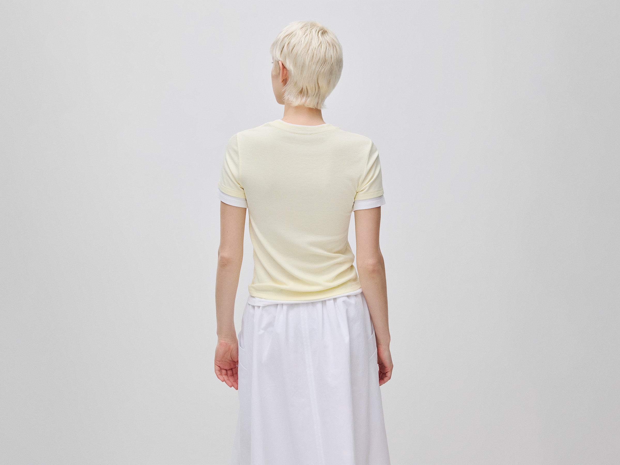 T-shirt côtelé coupe ajustée – Image 2
