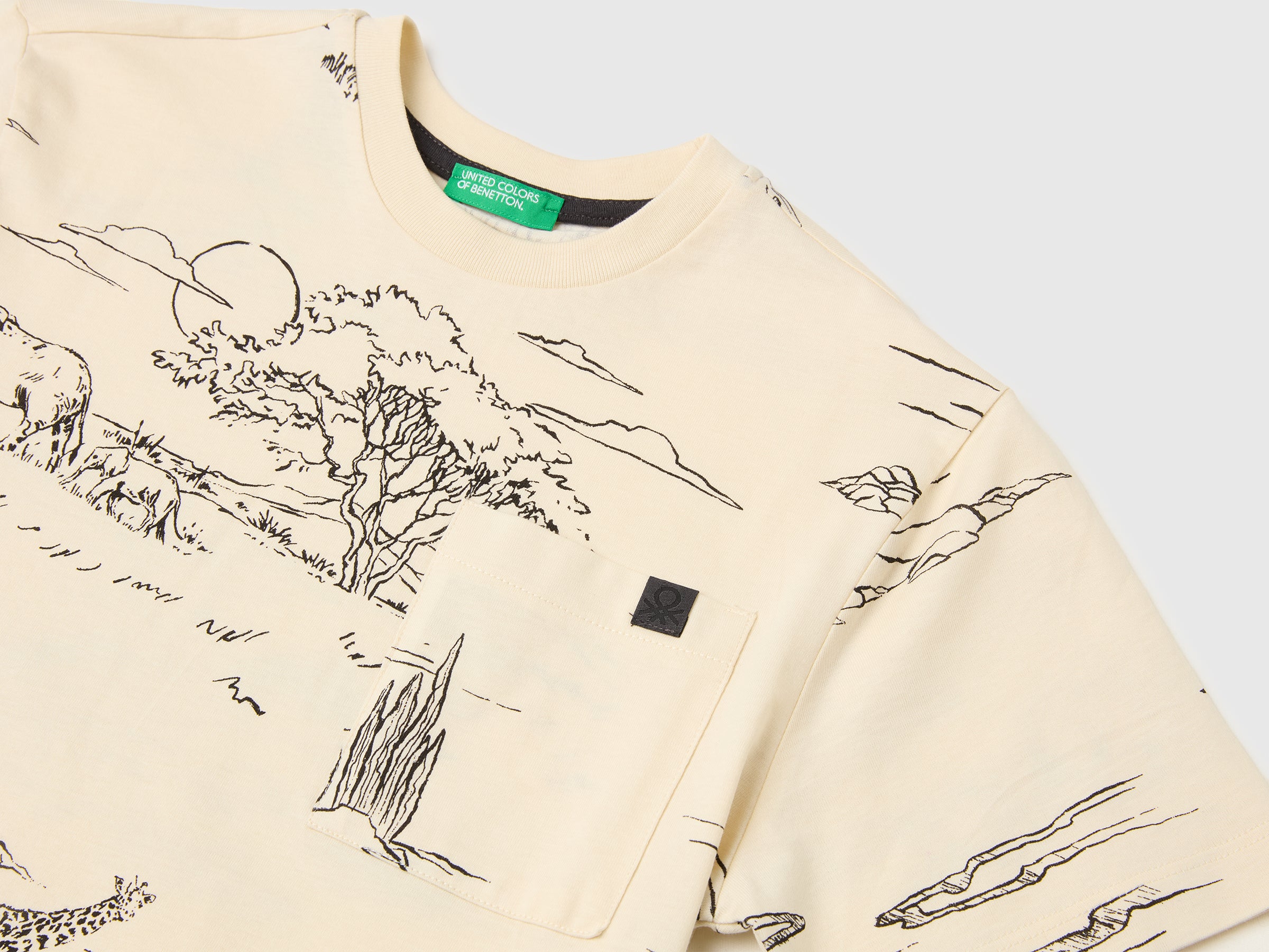 T-shirt imprimé avec poche – Image 3