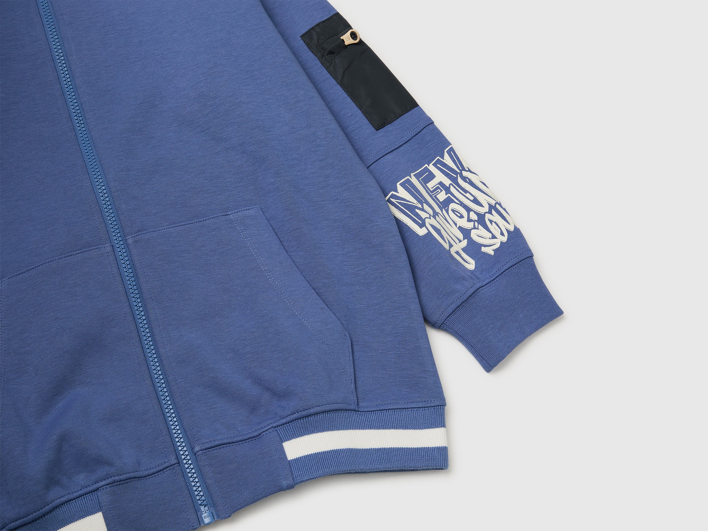 Sweat-shirt ouvert avec empiècements en nylon – Image 3