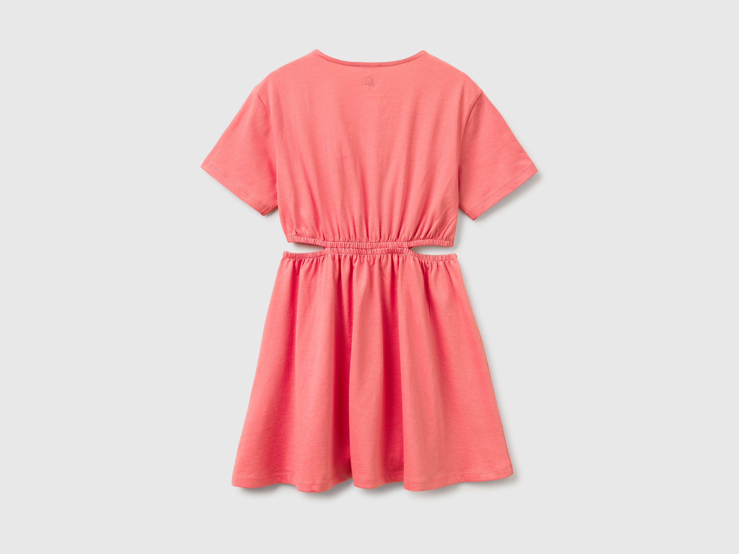 Robe découpée avec un cœur – Image 2