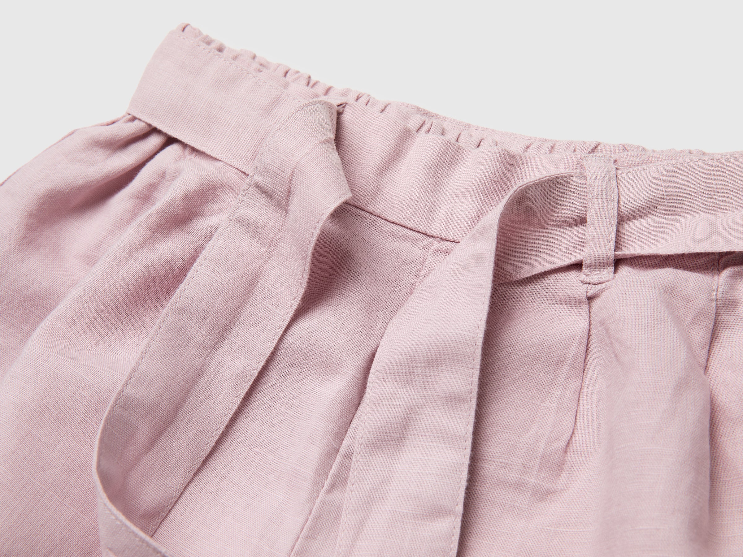Short en lin mélangé avec ceinture – Image 3