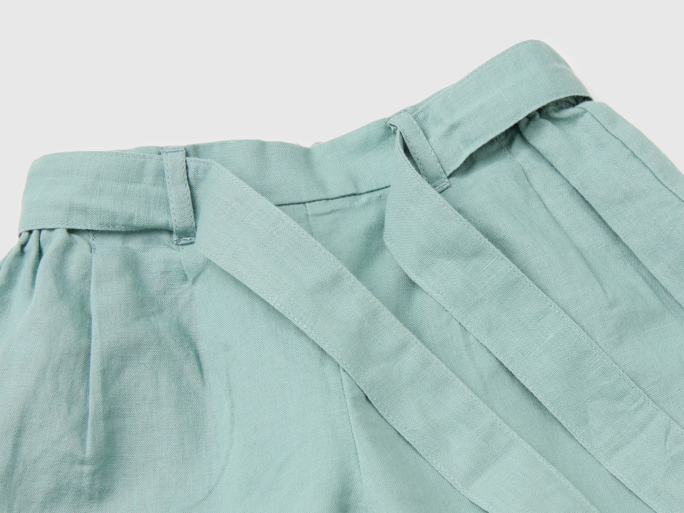 Short en lin mélangé avec ceinture – Image 3