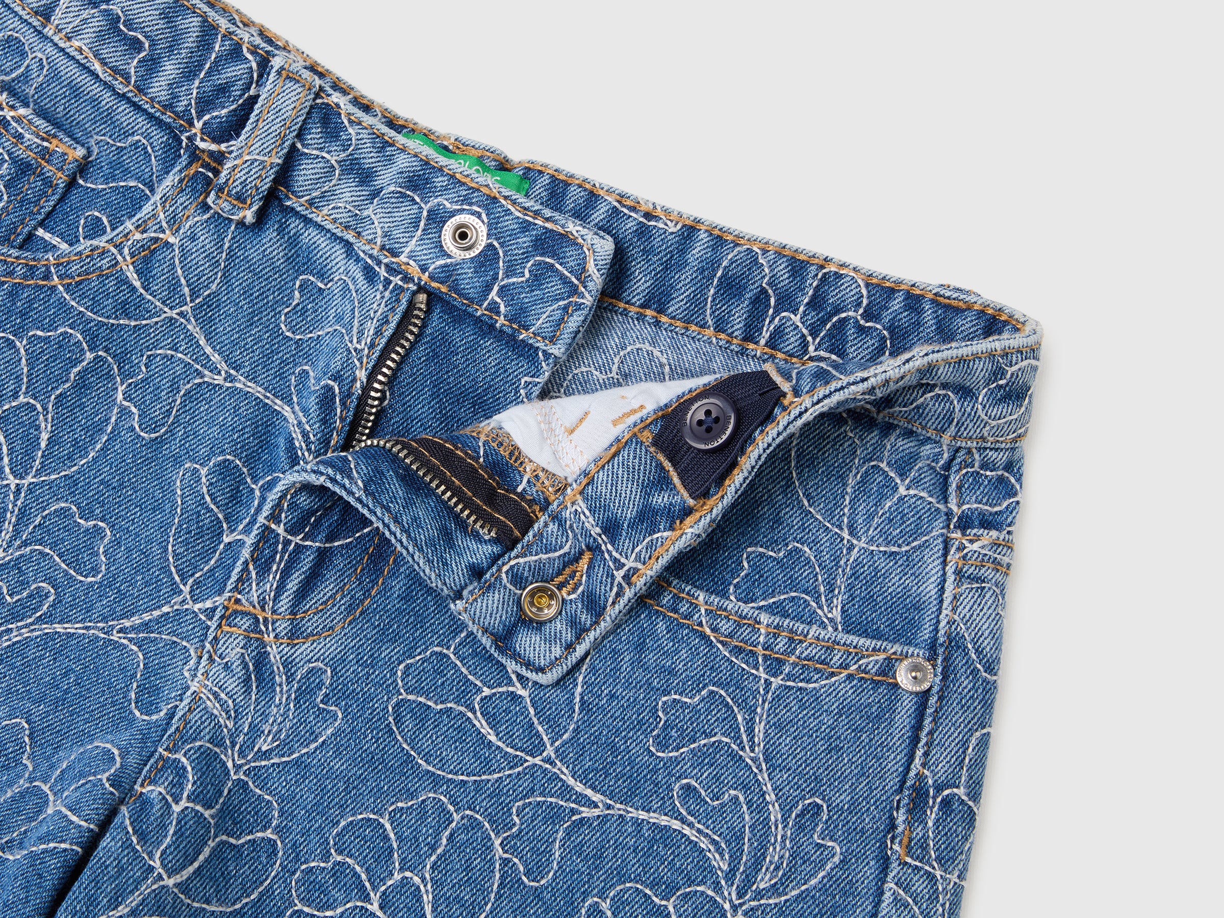 Short en jean brodé – Image 3
