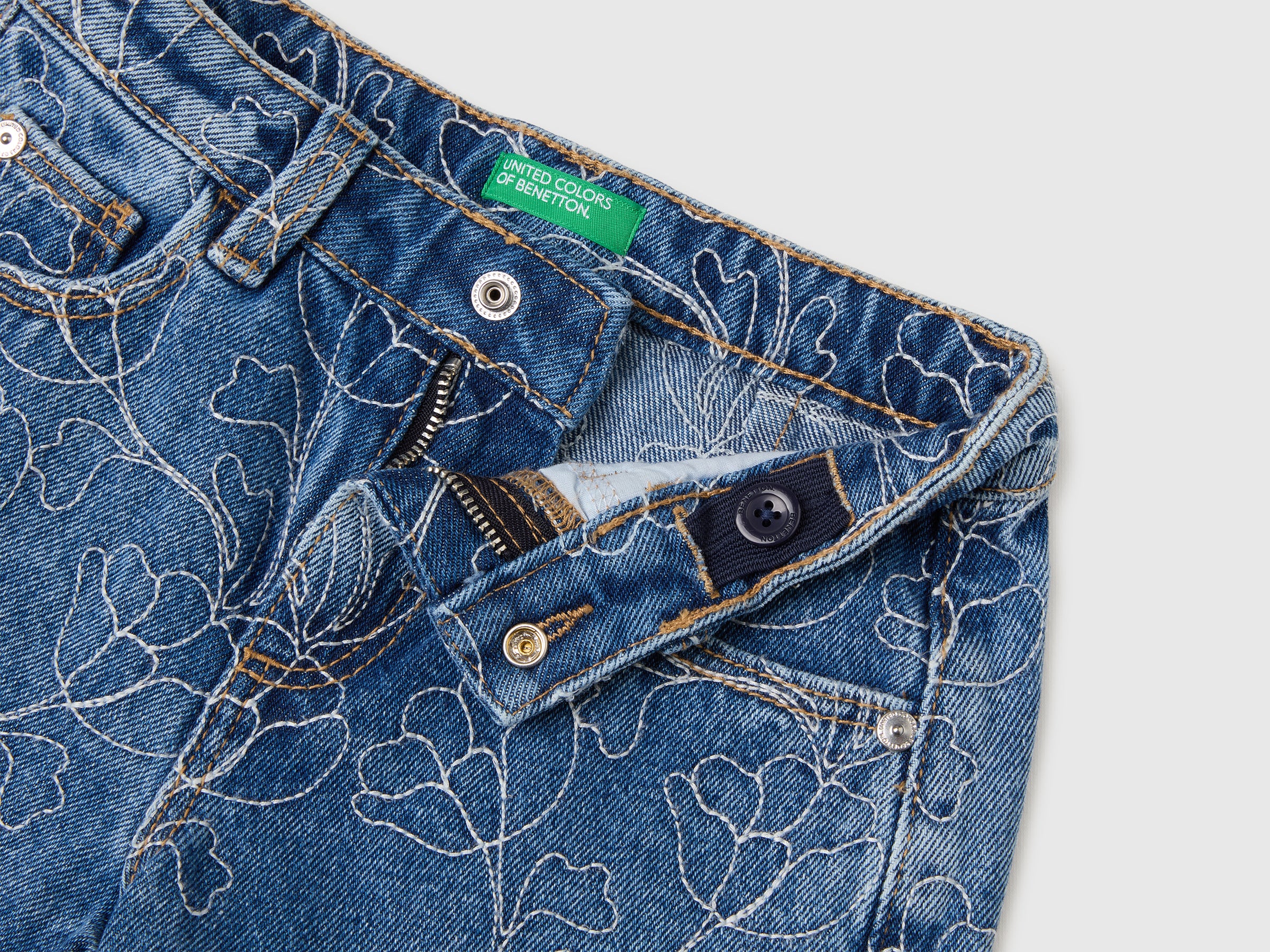 Short en jean brodé – Image 3