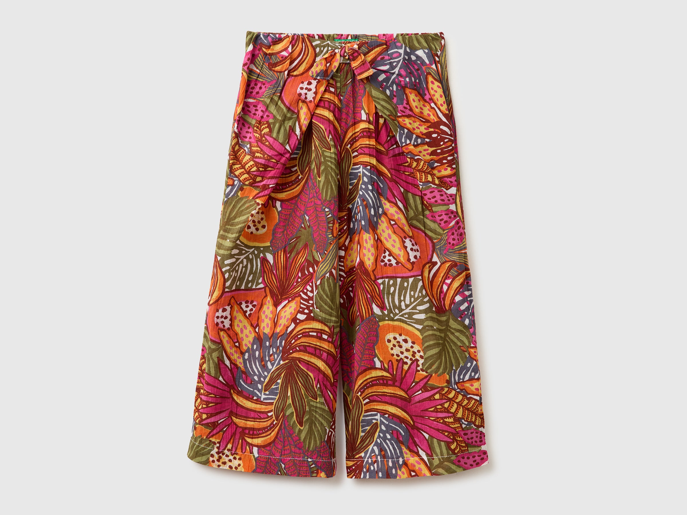 Pantalon trois-quarts avec nœud Pantalon trois-quarts avec nœud