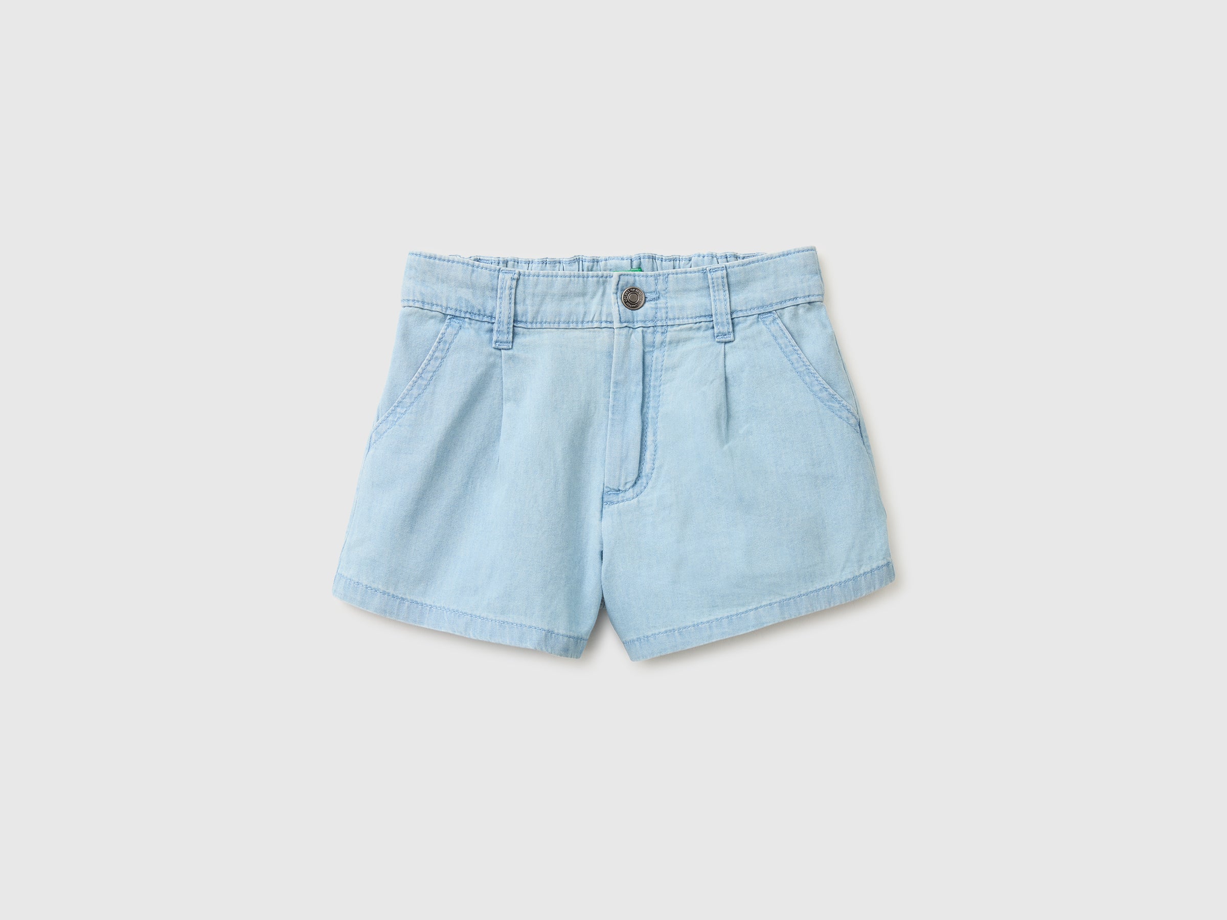 Short en chambray à plis Short en chambray à plis