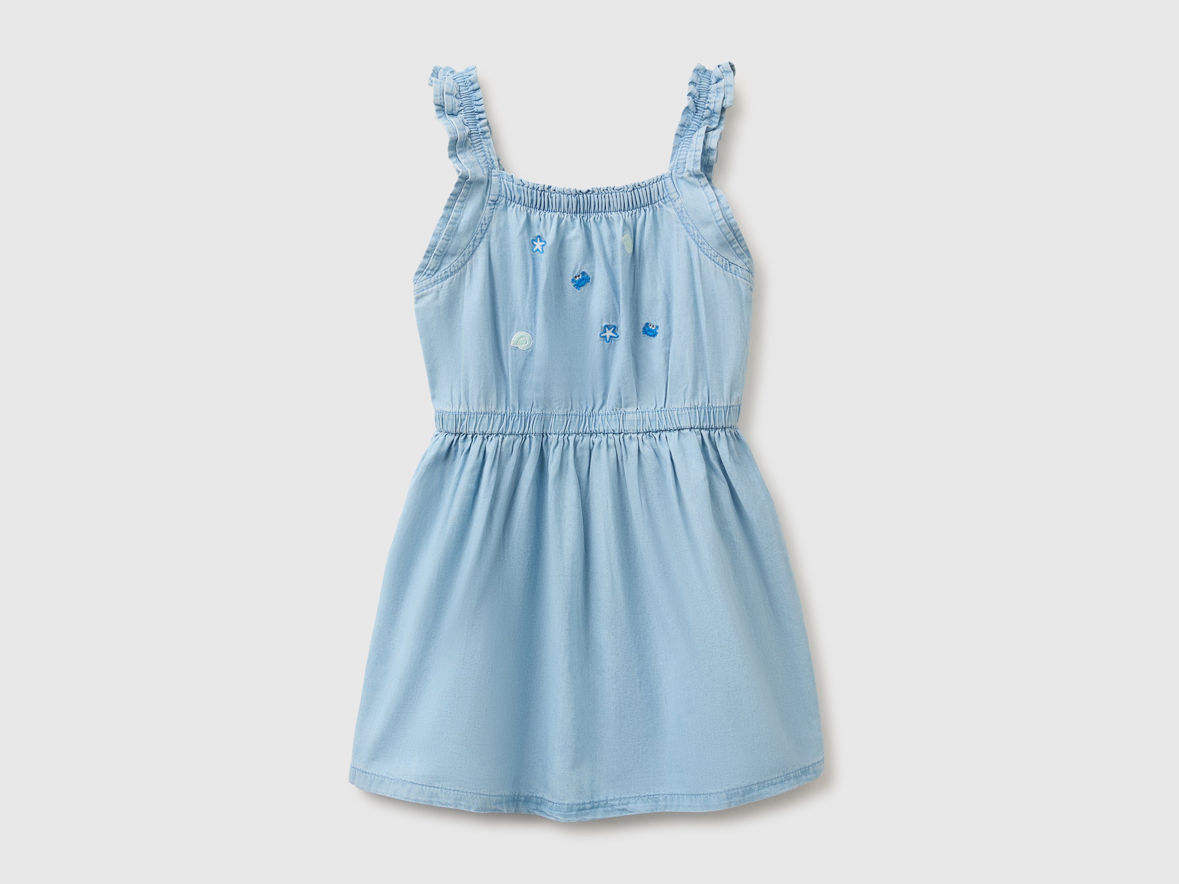 Robe en chambray brodée Robe en chambray brodée