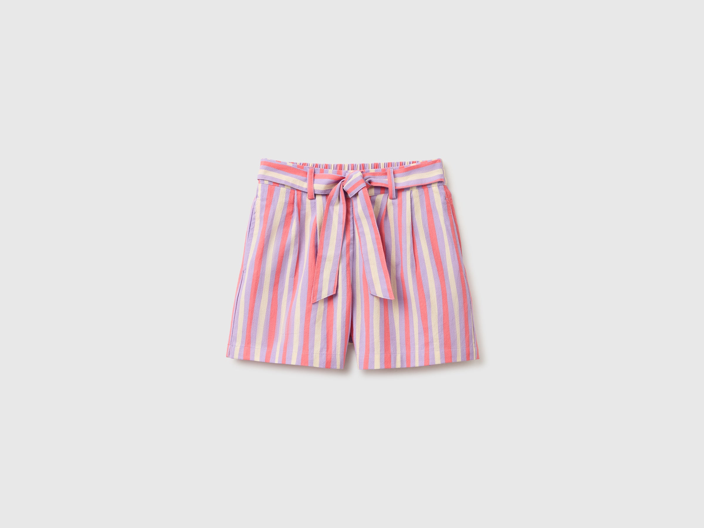Short rayé avec ceinture Short rayé avec ceinture