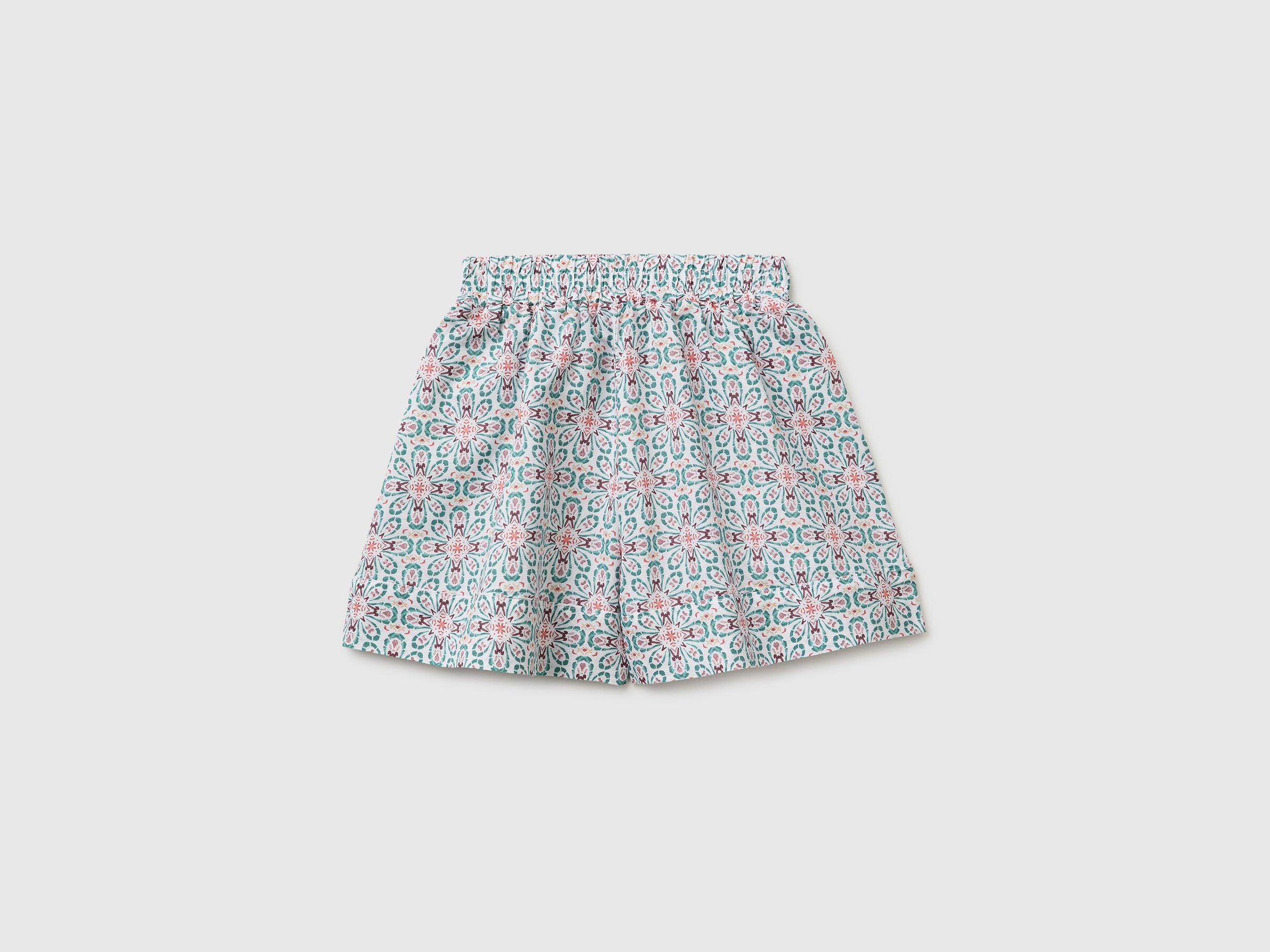 Short en lin mélangé à fleurs – Image 2