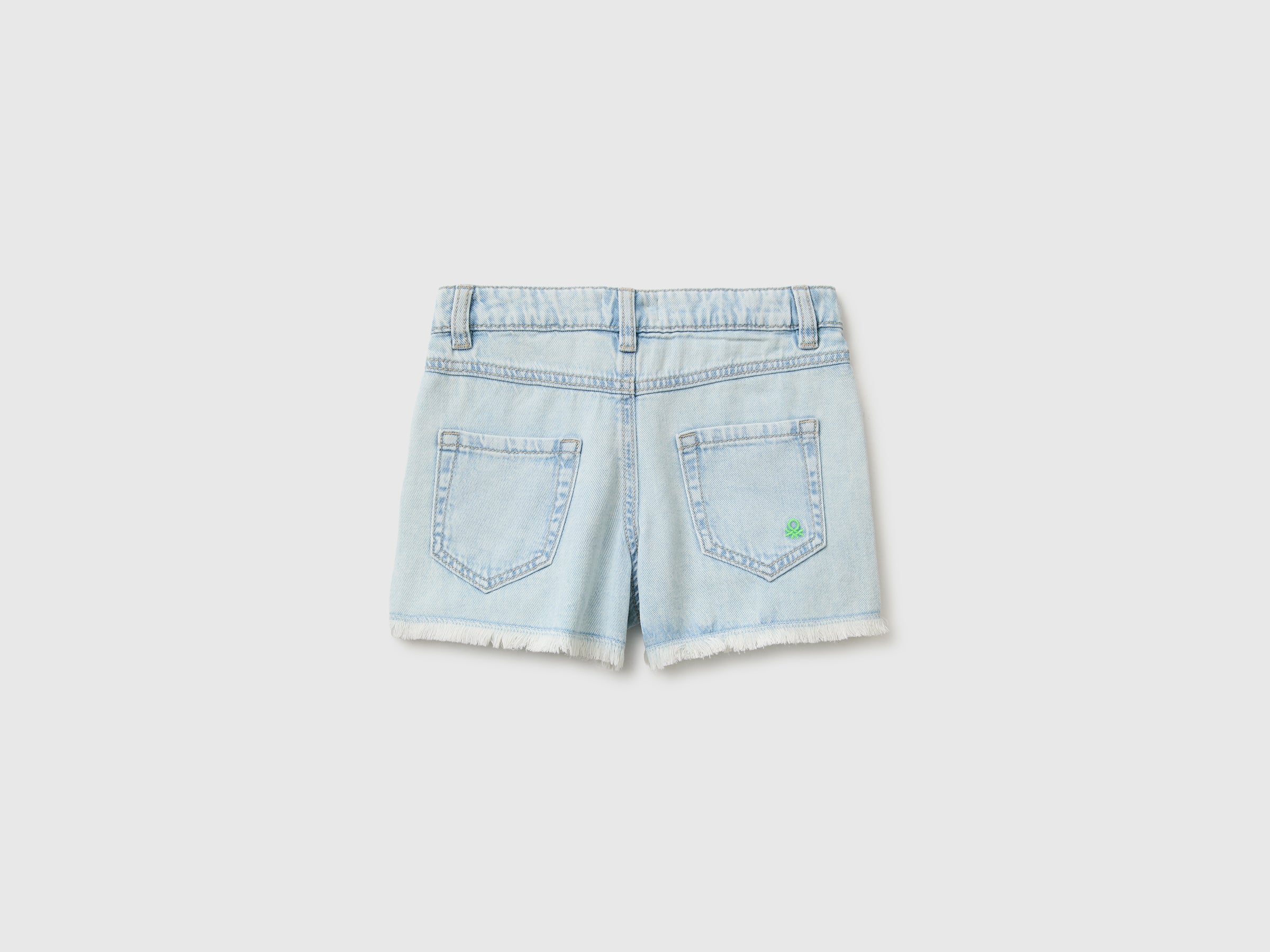 Short en jean à petites fleurs – Image 2
