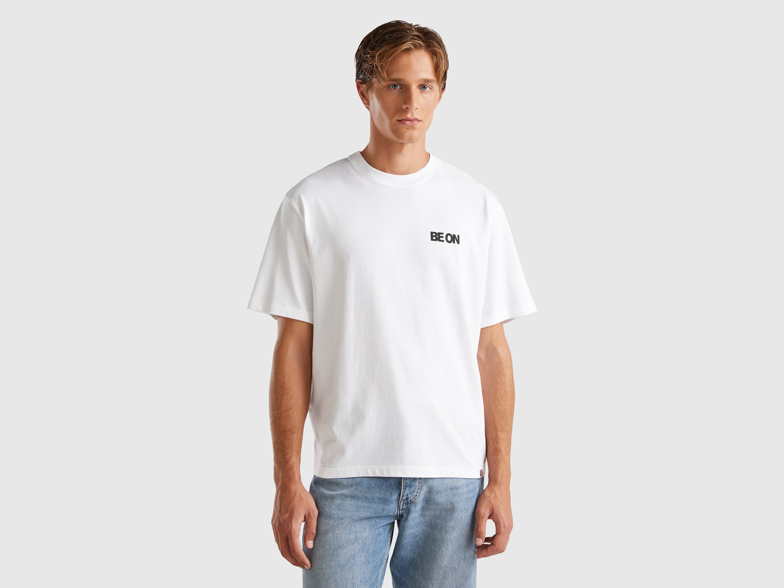 T-shirt manches courtes imprimé 100 % coton. T-shirt manches courtes imprimé 100 % coton.