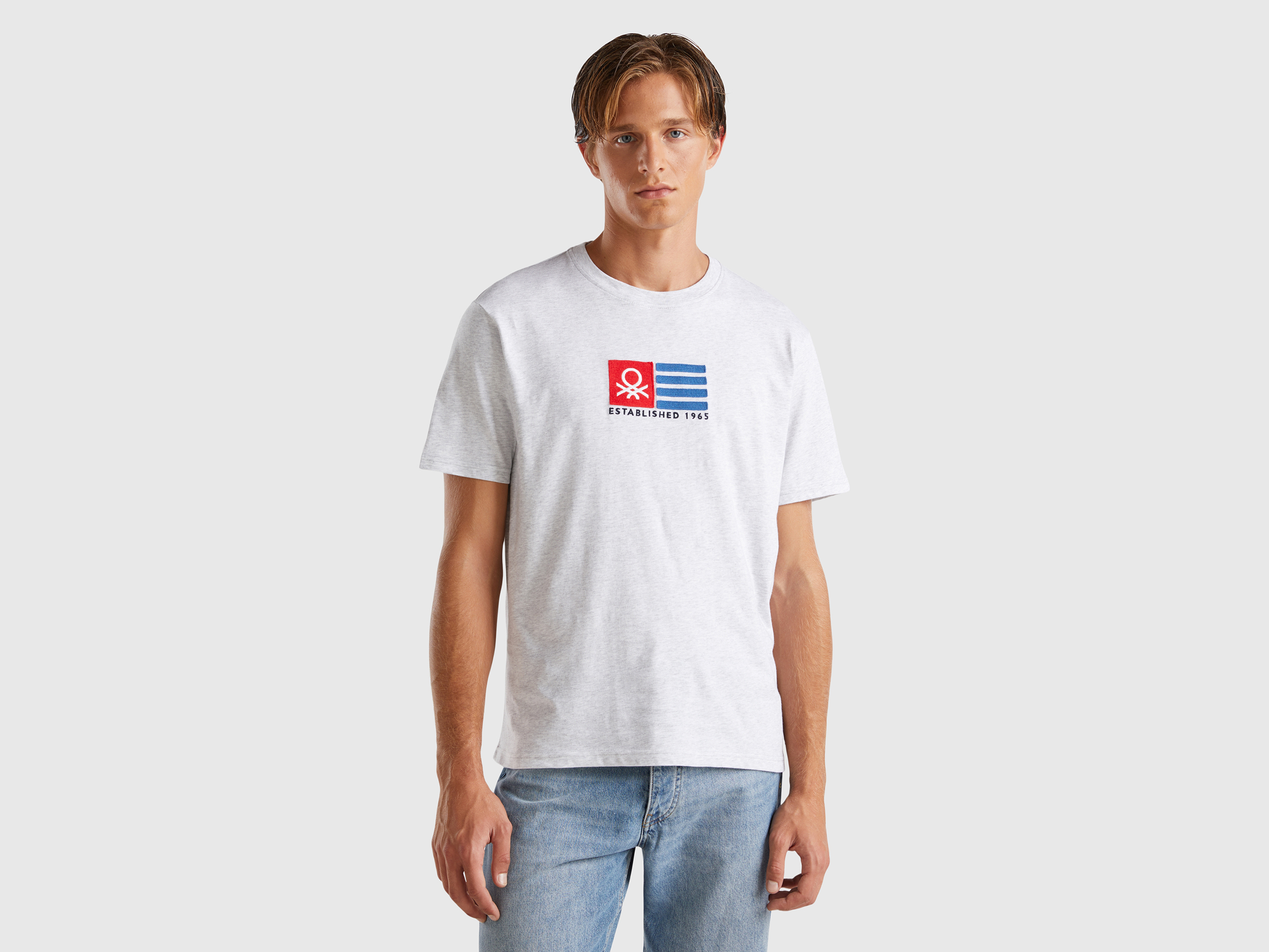 T-shirt en coton biologique avec logo brodé T-shirt en coton biologique avec logo brodé