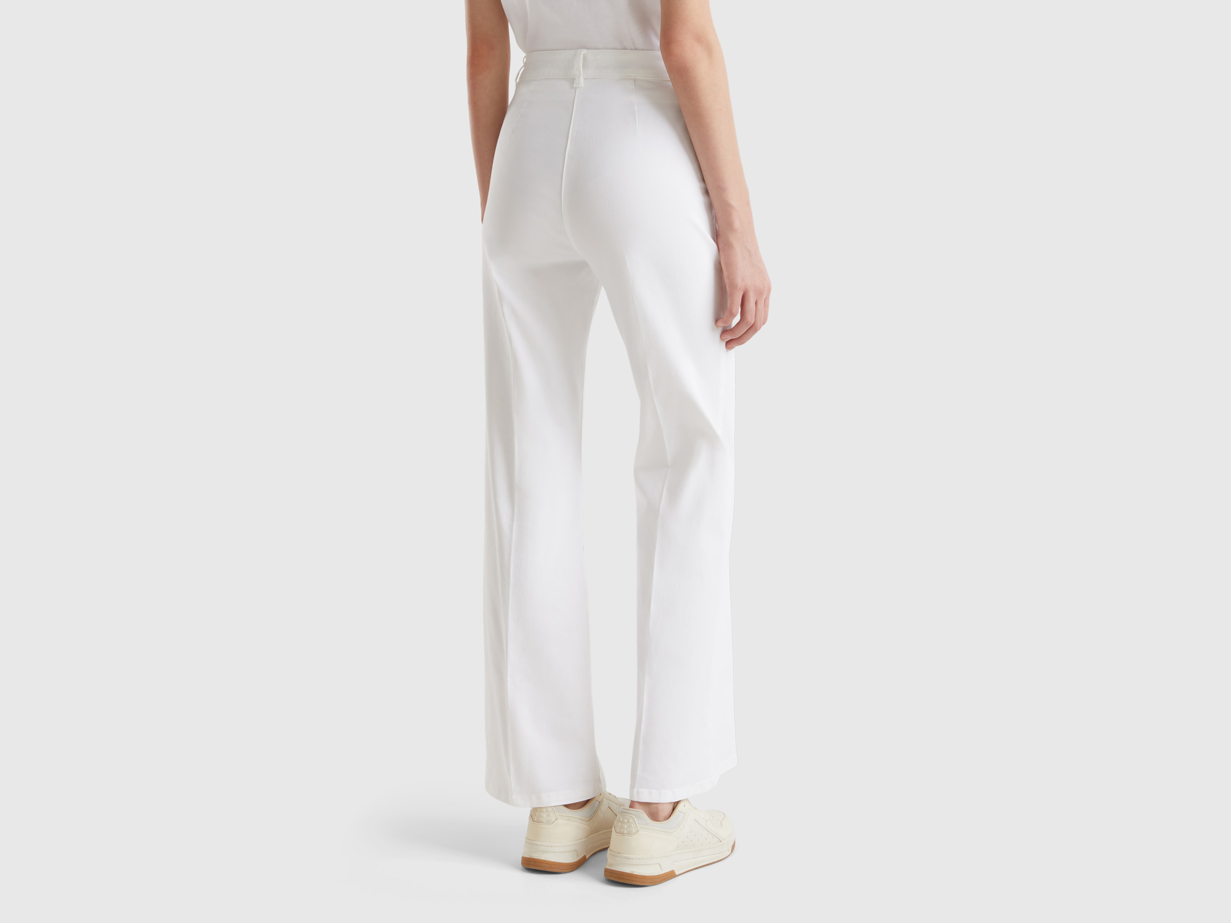 Pantalon évasé en gabardine – Image 2
