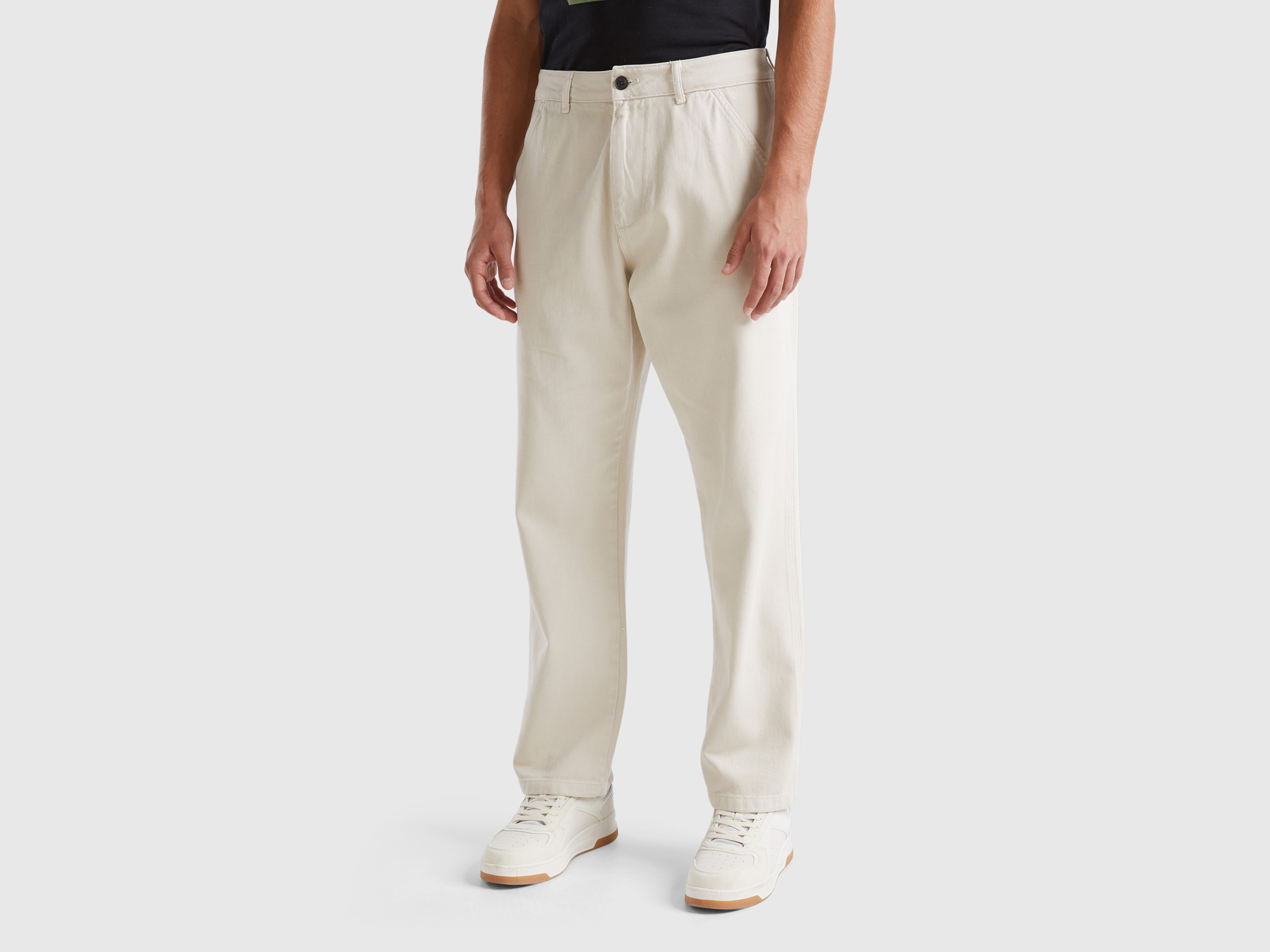 Pantalon droit 100 % coton. Pantalon droit 100 % coton.