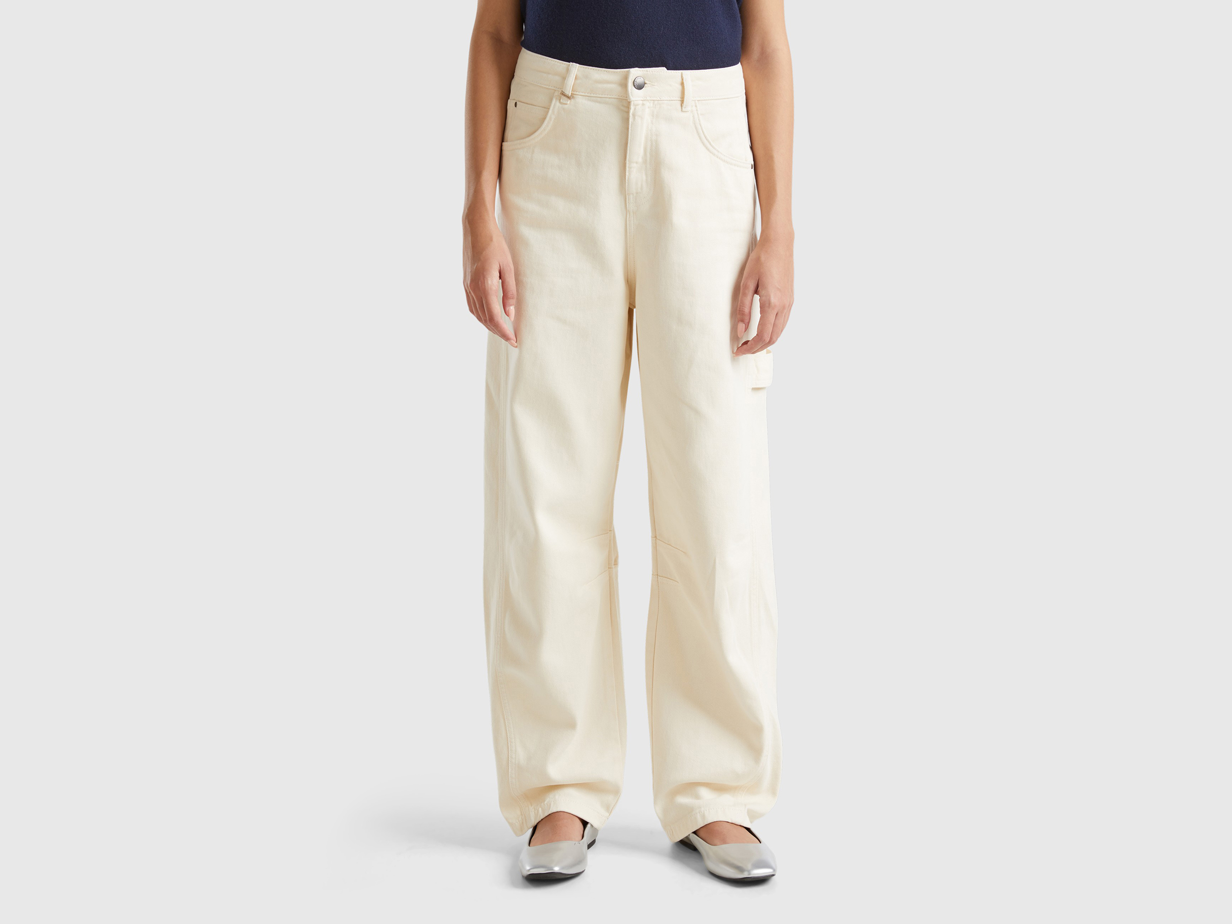 Pantalon large 100 % coton avec détails logo. Pantalon large 100 % coton avec détails logo.