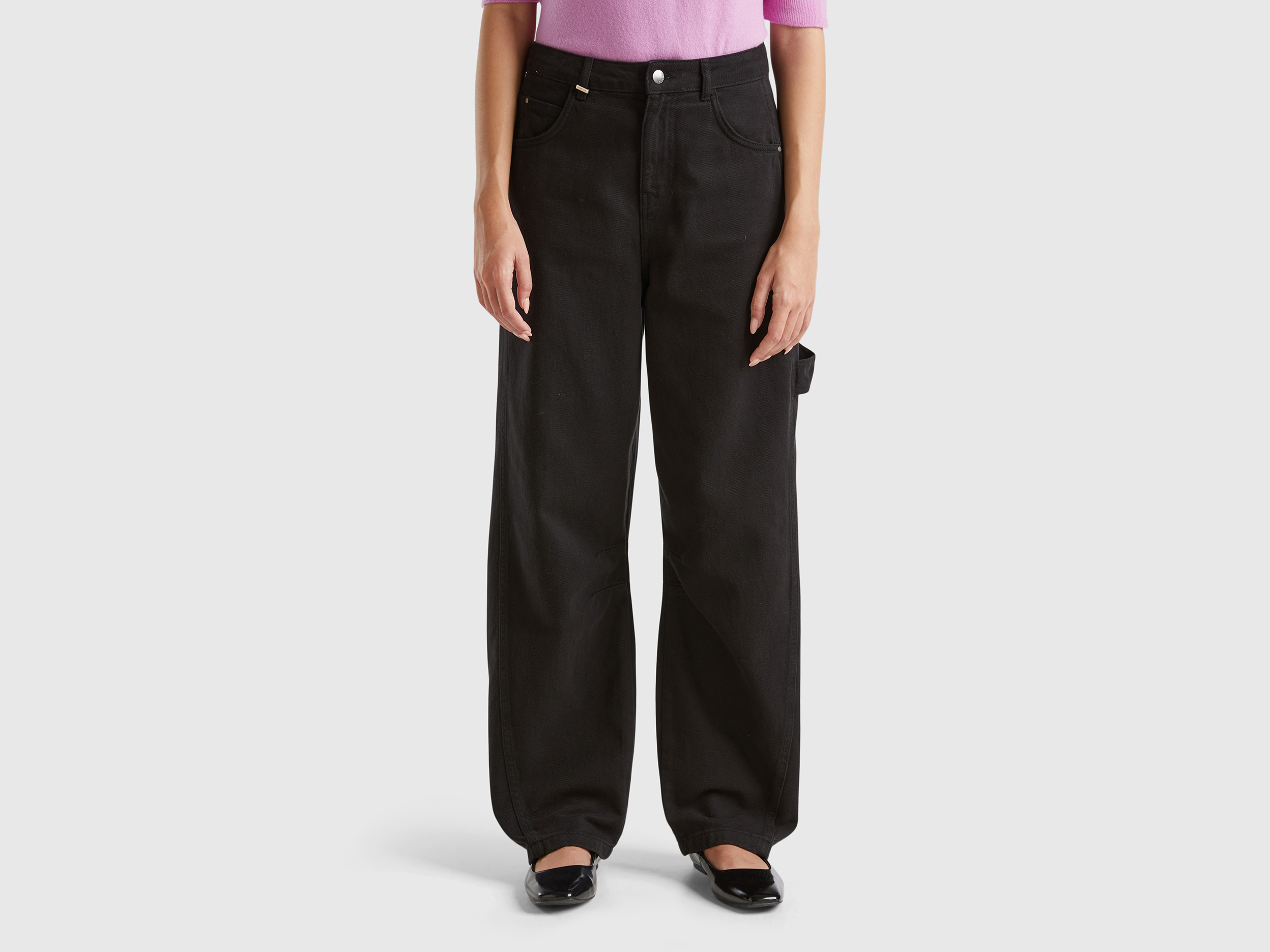 Pantalon large 100 % coton avec détails logo. Pantalon large 100 % coton avec détails logo.