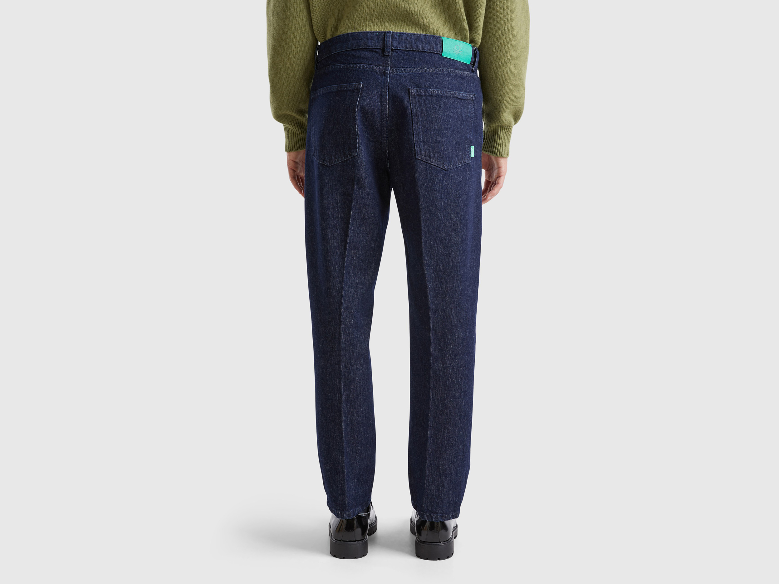 Jean 100 % coton avec détails logo. – Image 2