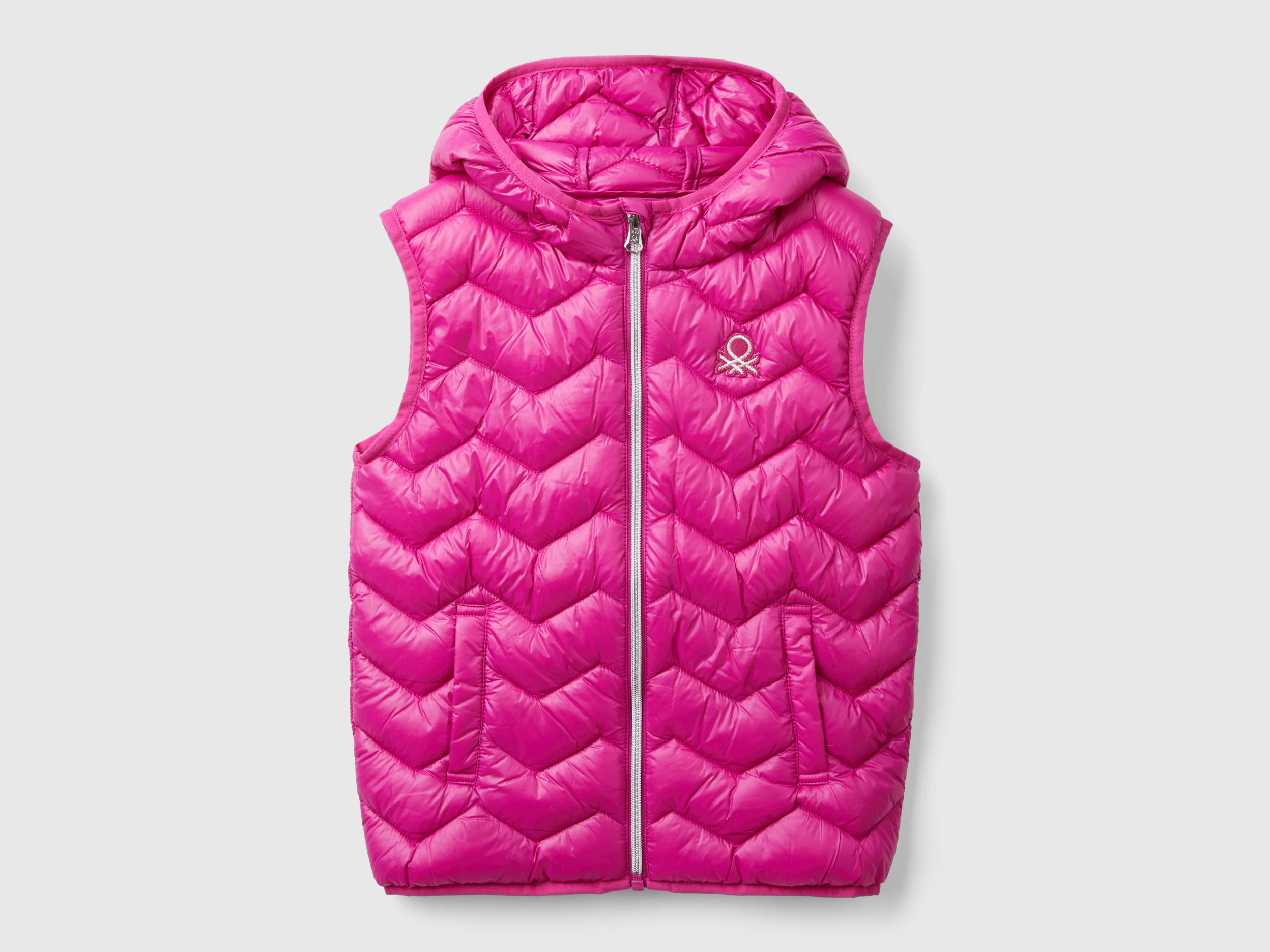 Gilet matelassé avec capuche en ouate 3D Gilet matelassé avec capuche en ouate 3D