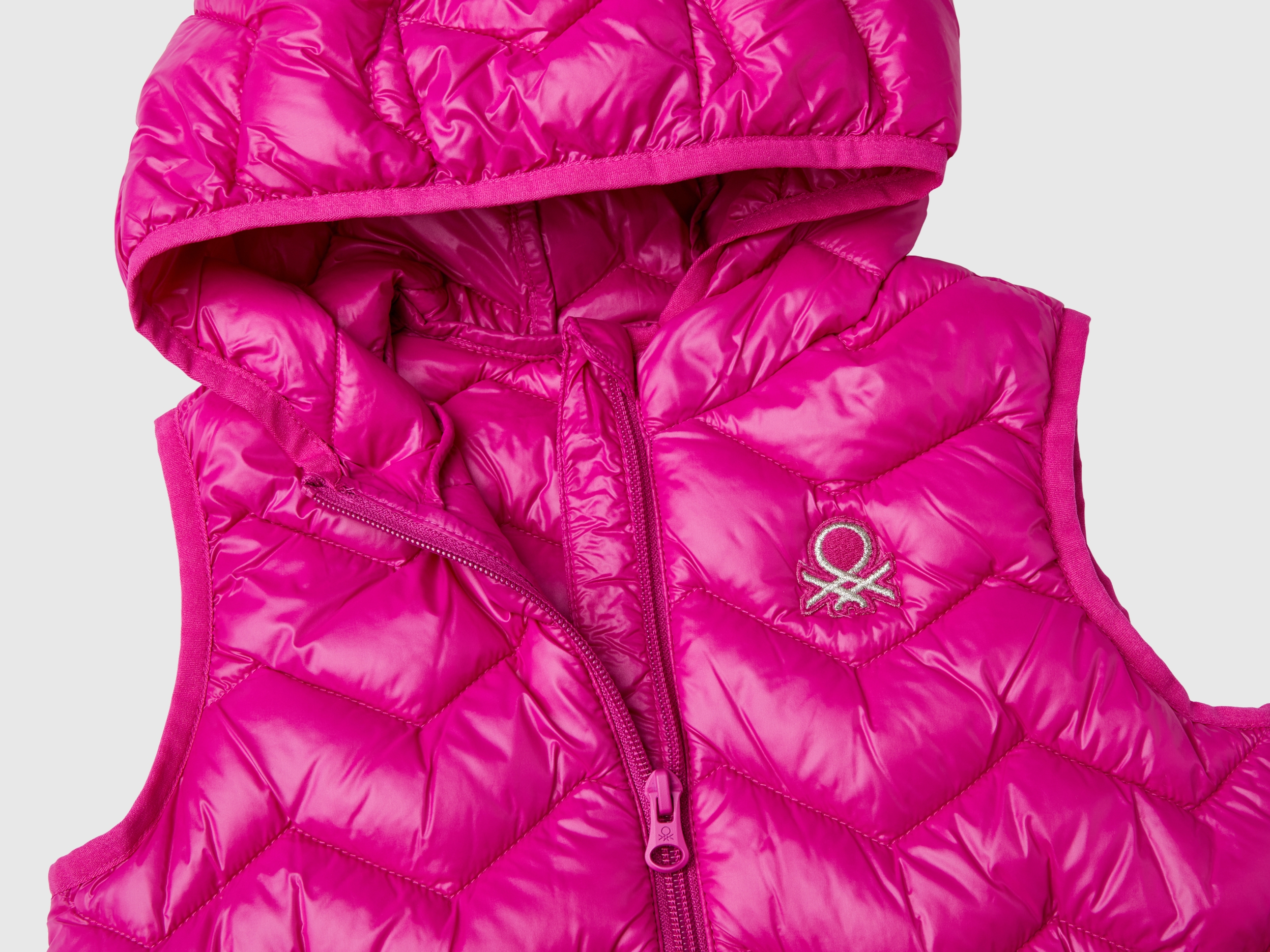 Gilet matelassé avec capuche en ouate 3D – Image 3