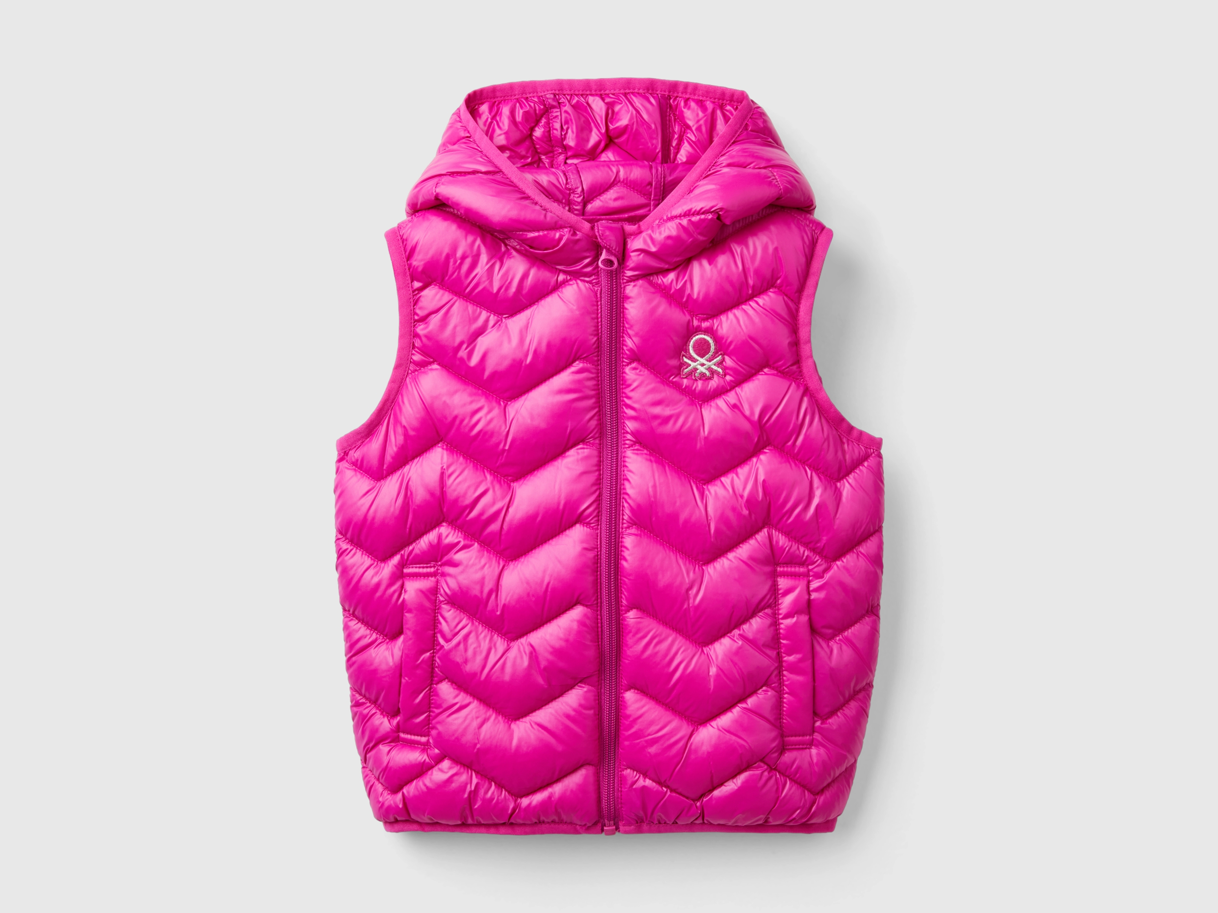 Gilet matelassé avec capuche en ouate 3D Gilet matelassé avec capuche en ouate 3D