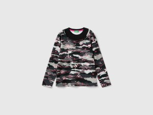 T-shirt camouflage avec détails néon T-shirt camouflage avec détails néon