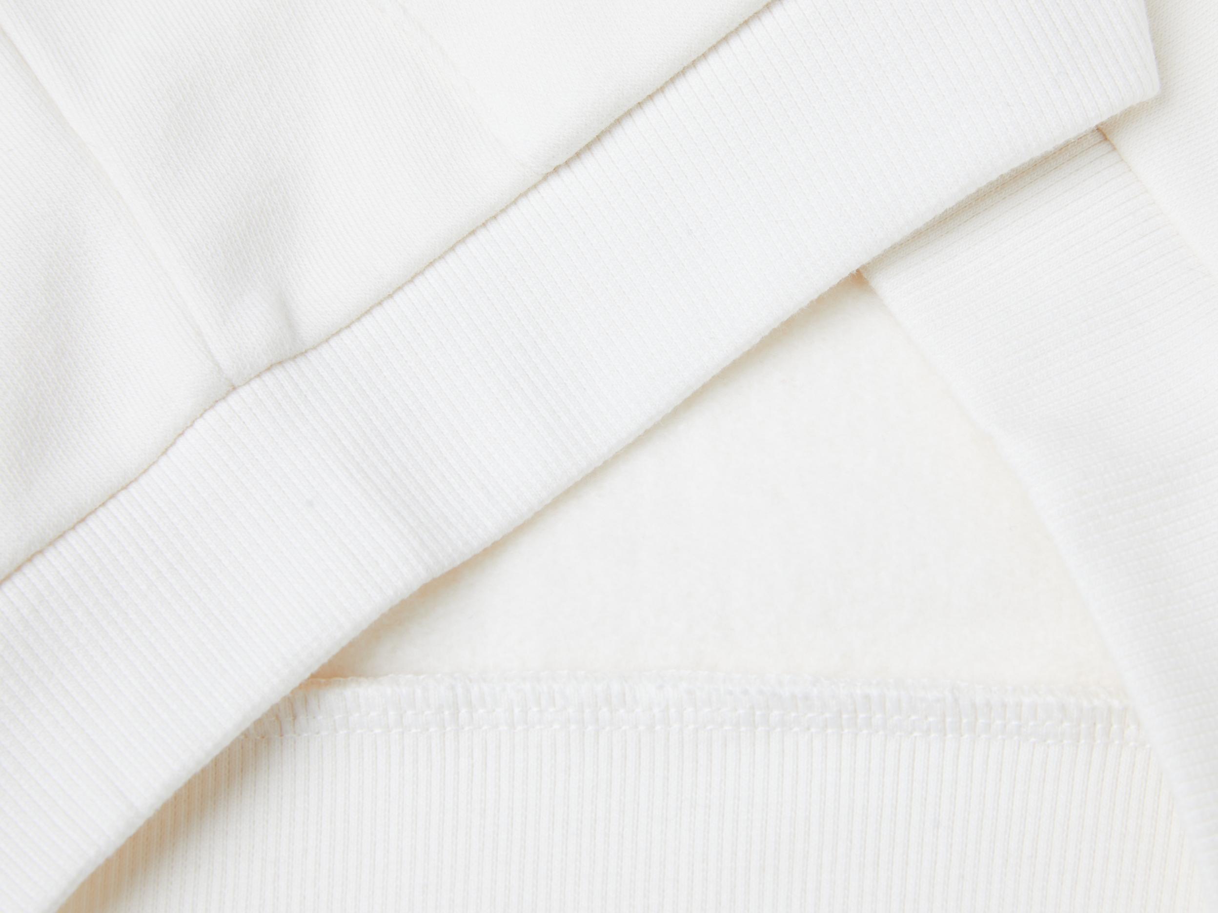 Sweatshirt zippé à sequins – Image 3