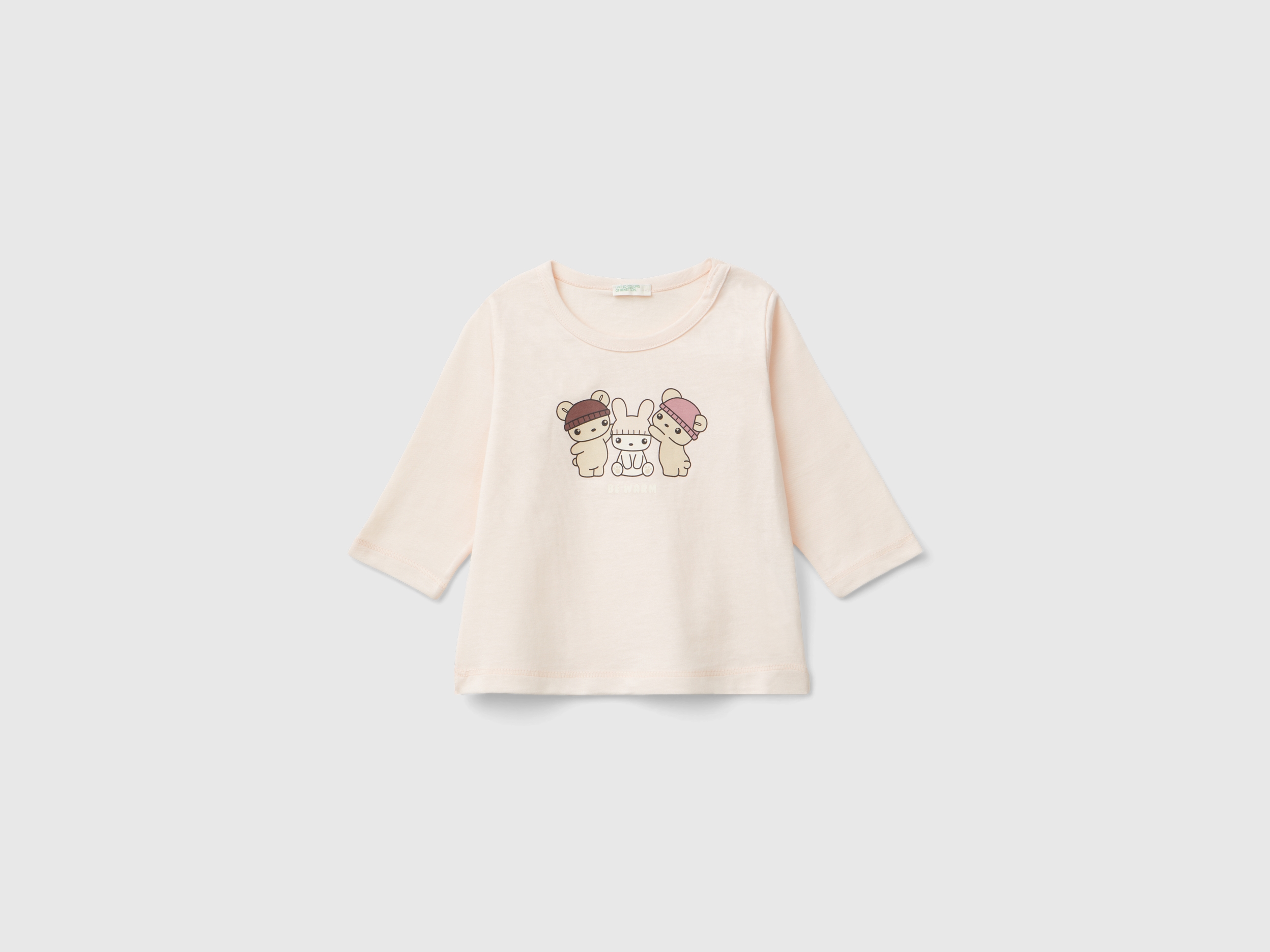 T-shirt chaud en coton biologique. T-shirt chaud en coton biologique.