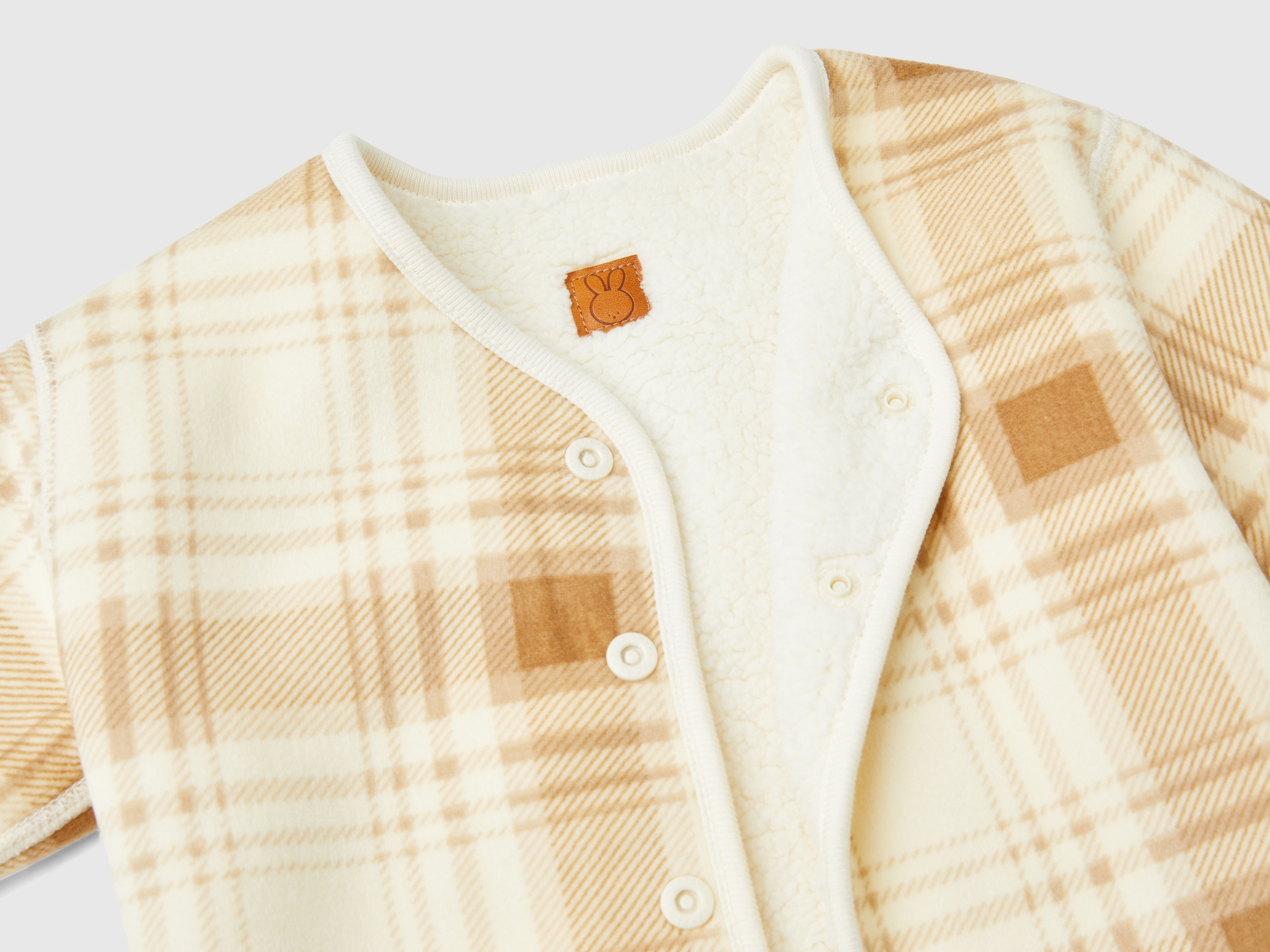 Sweat-shirt réversible avec bouton – Image 3