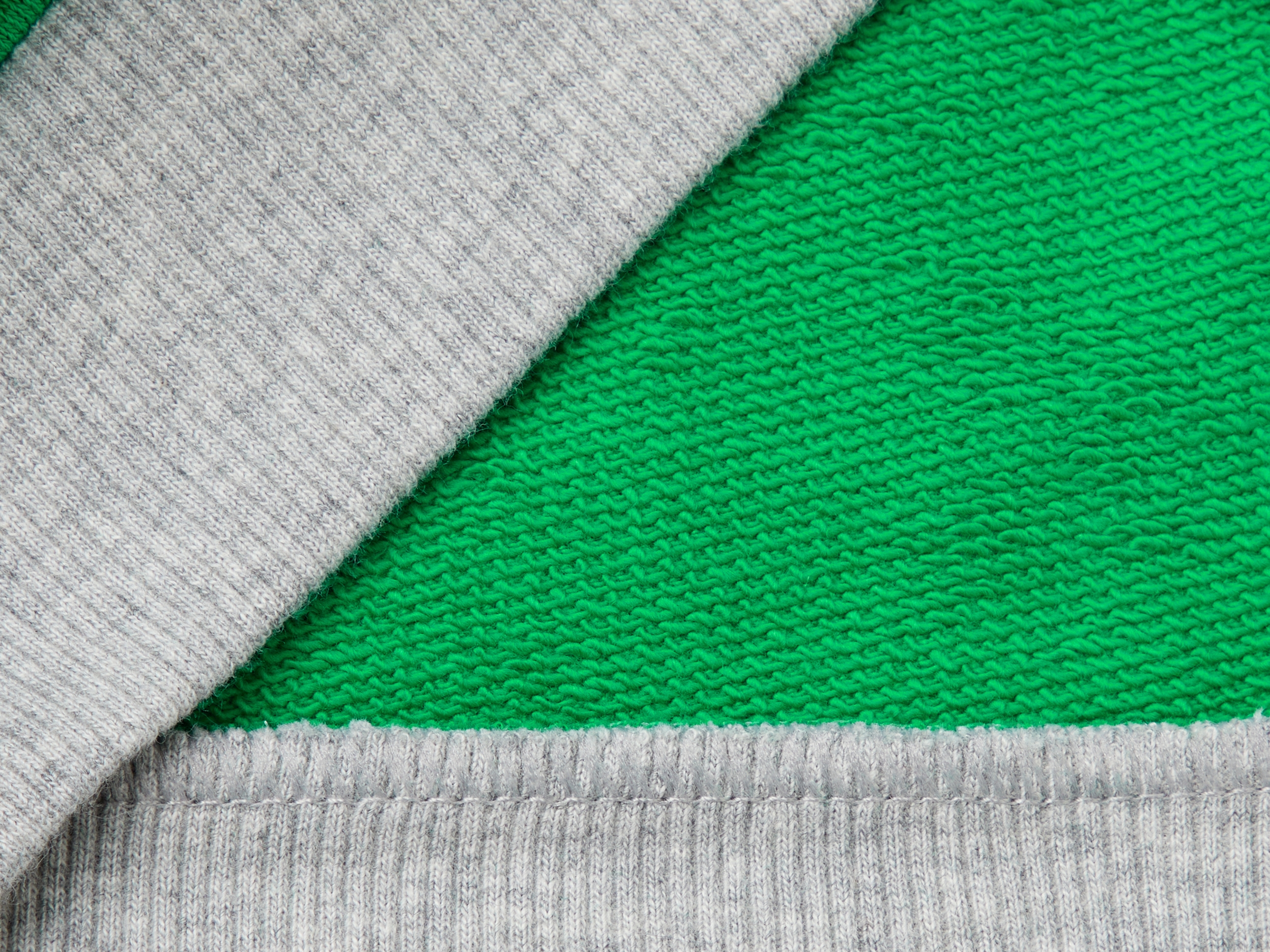 Sweatshirt zippé en coton biologique – Image 3