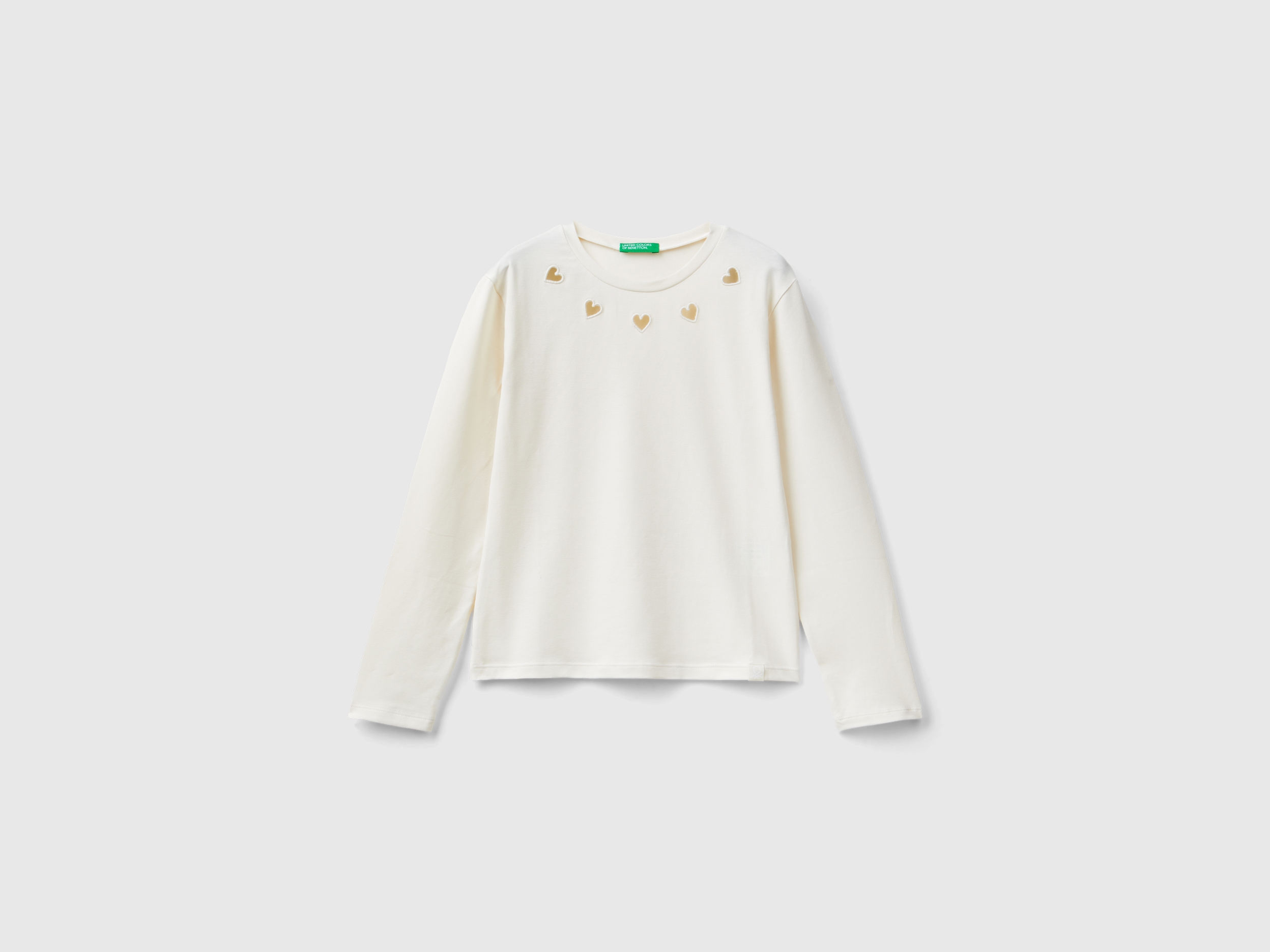 T-shirt avec cœurs ajourés T-shirt avec cœurs ajourés