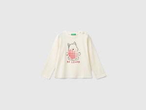 T-shirt en coton stretch avec imprimé. T-shirt en coton stretch avec imprimé.