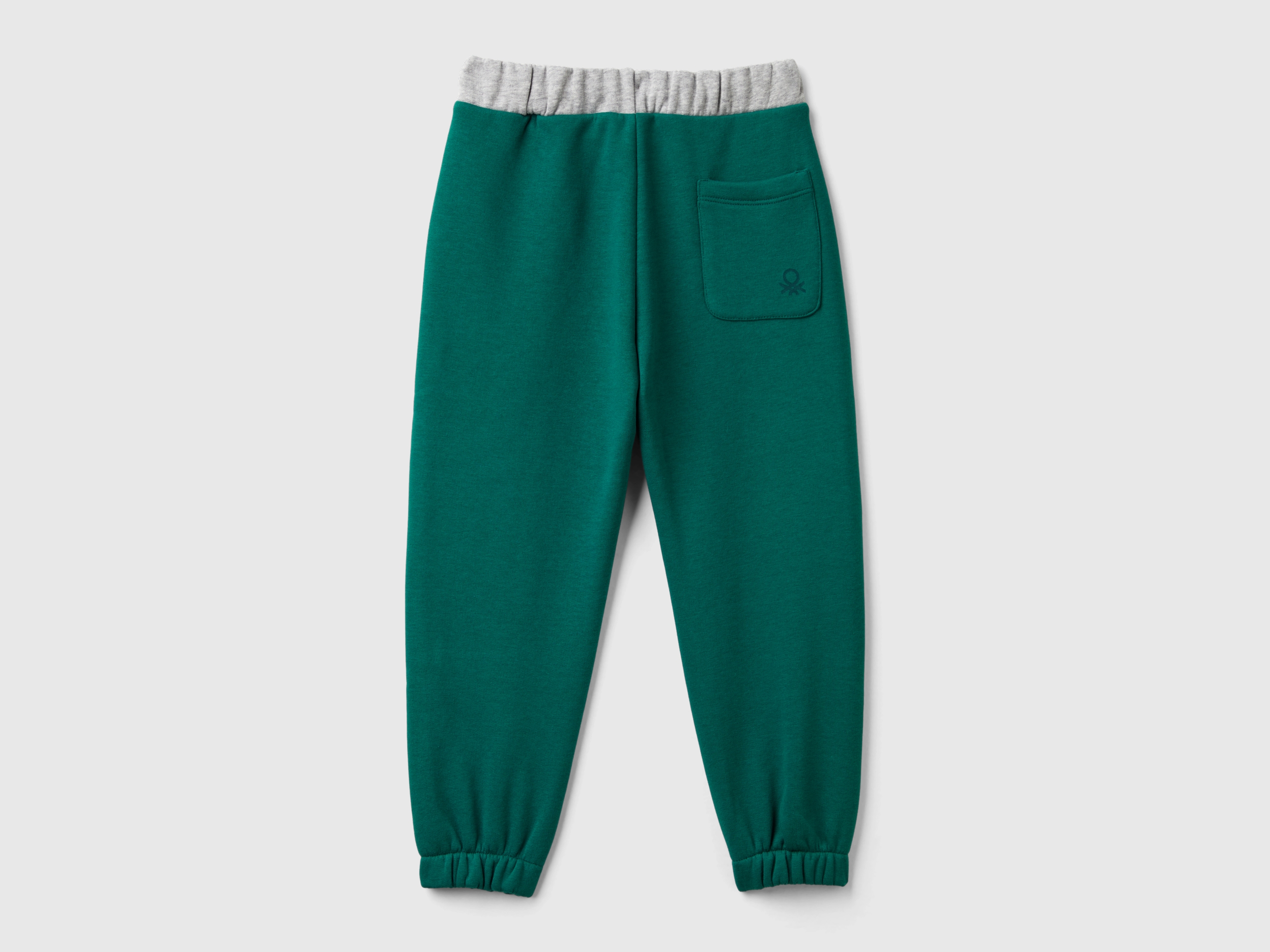 Pantalon avec taille à cordon contrasté et poche avec logo. – Image 2