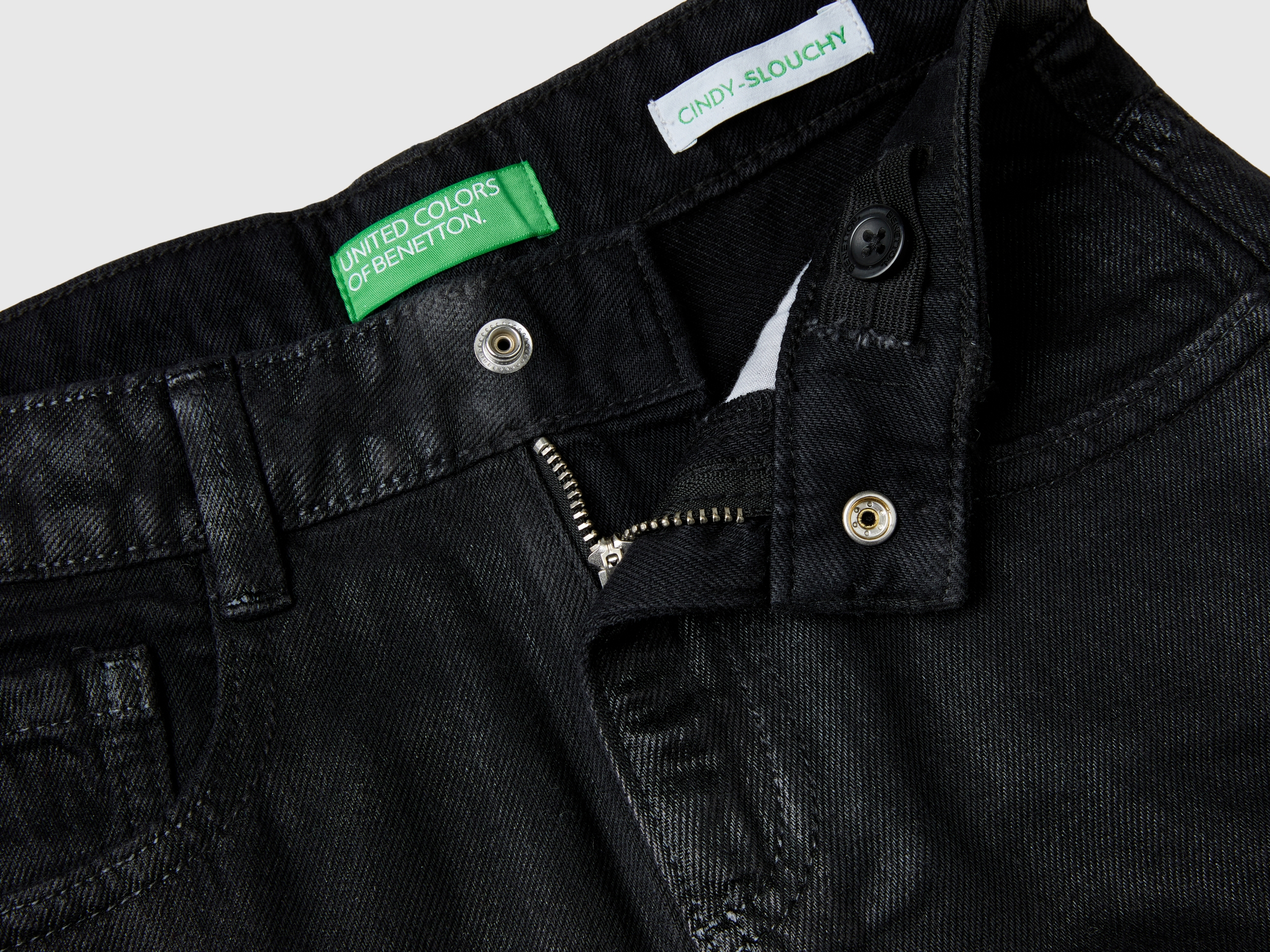 Pantalon coupe courbe avec détail logo. – Image 3