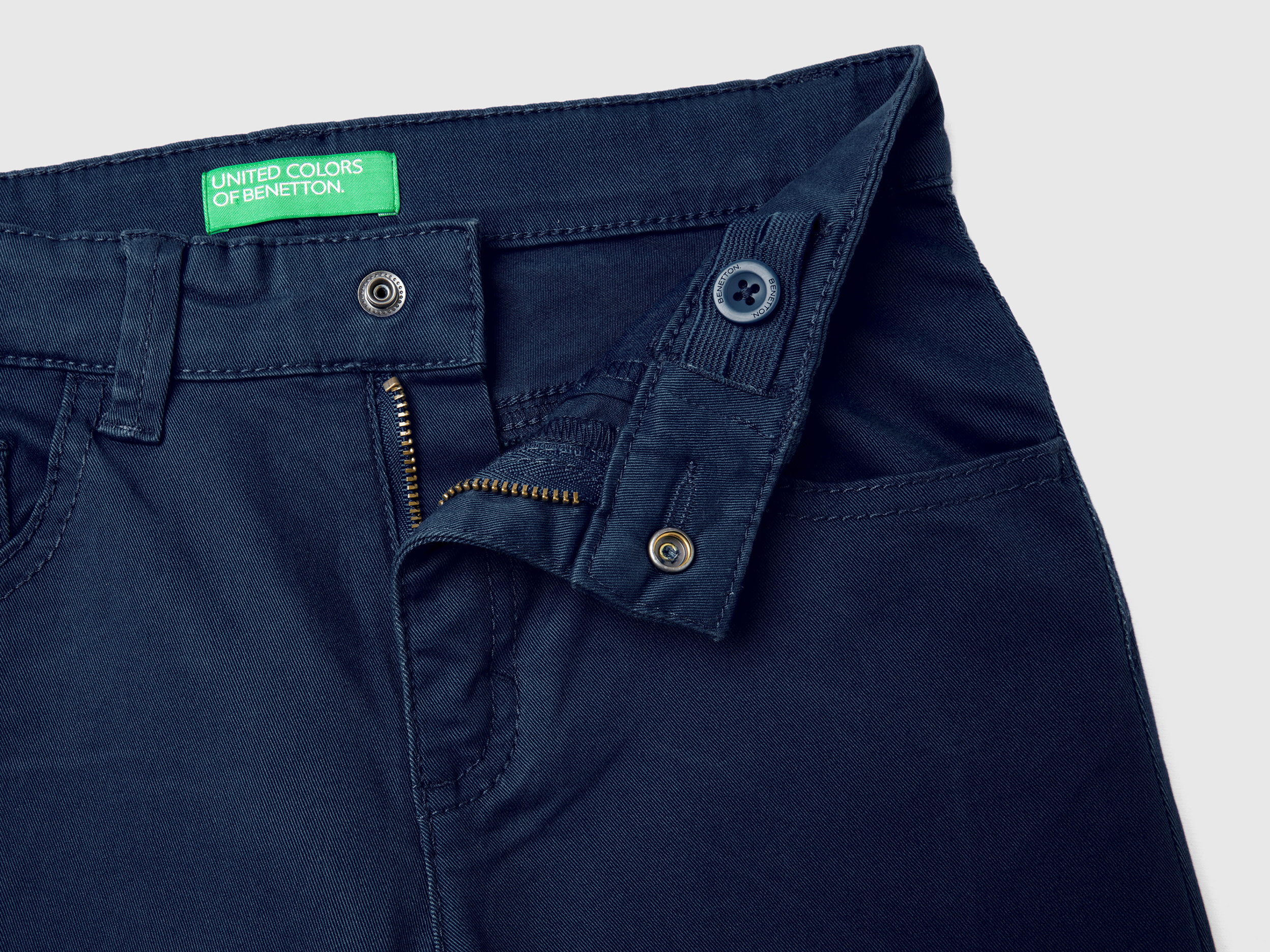 Pantalon slim cinq poches en gabardine – Image 3