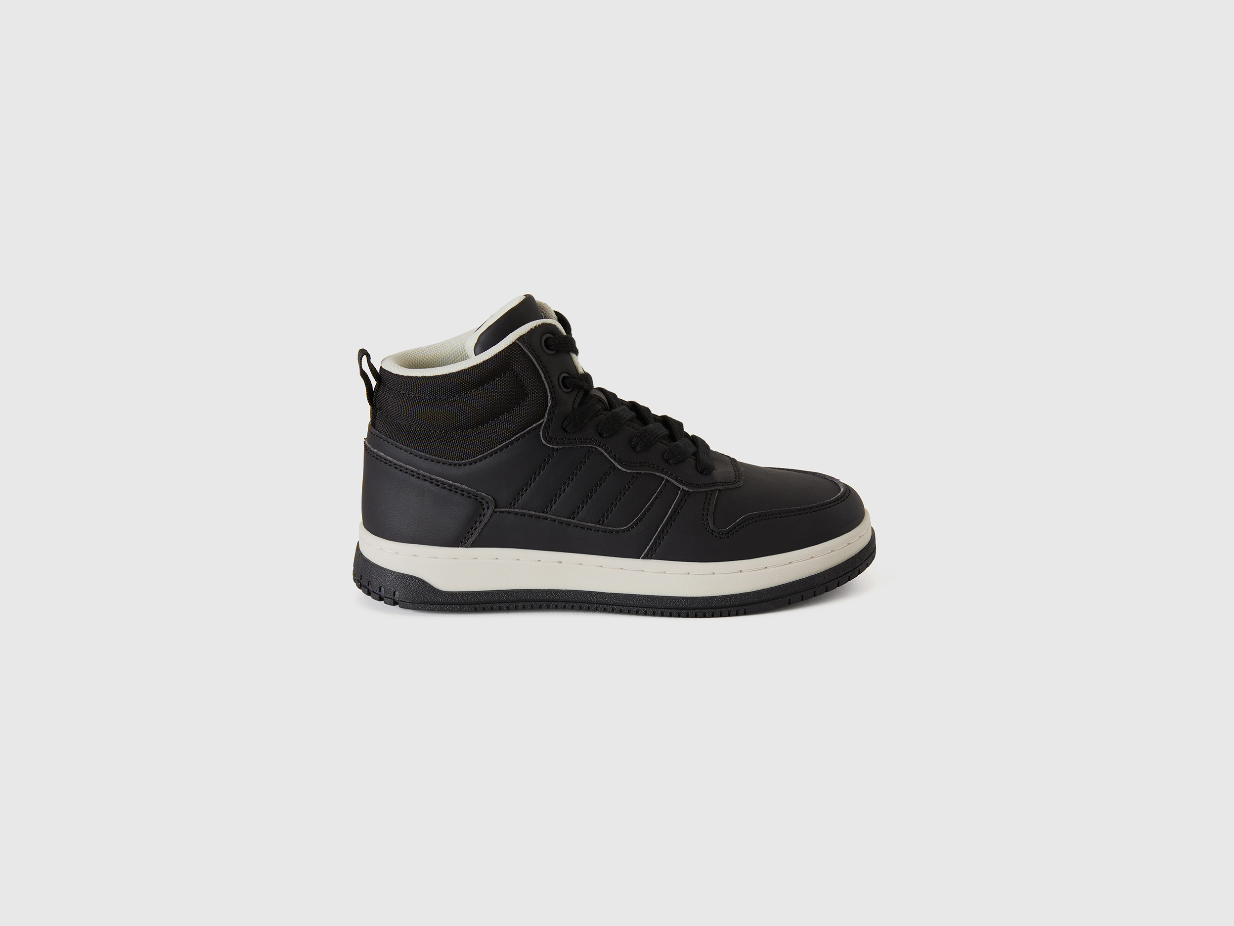 Baskets montantes en similicuir et mesh Baskets montantes en similicuir et mesh