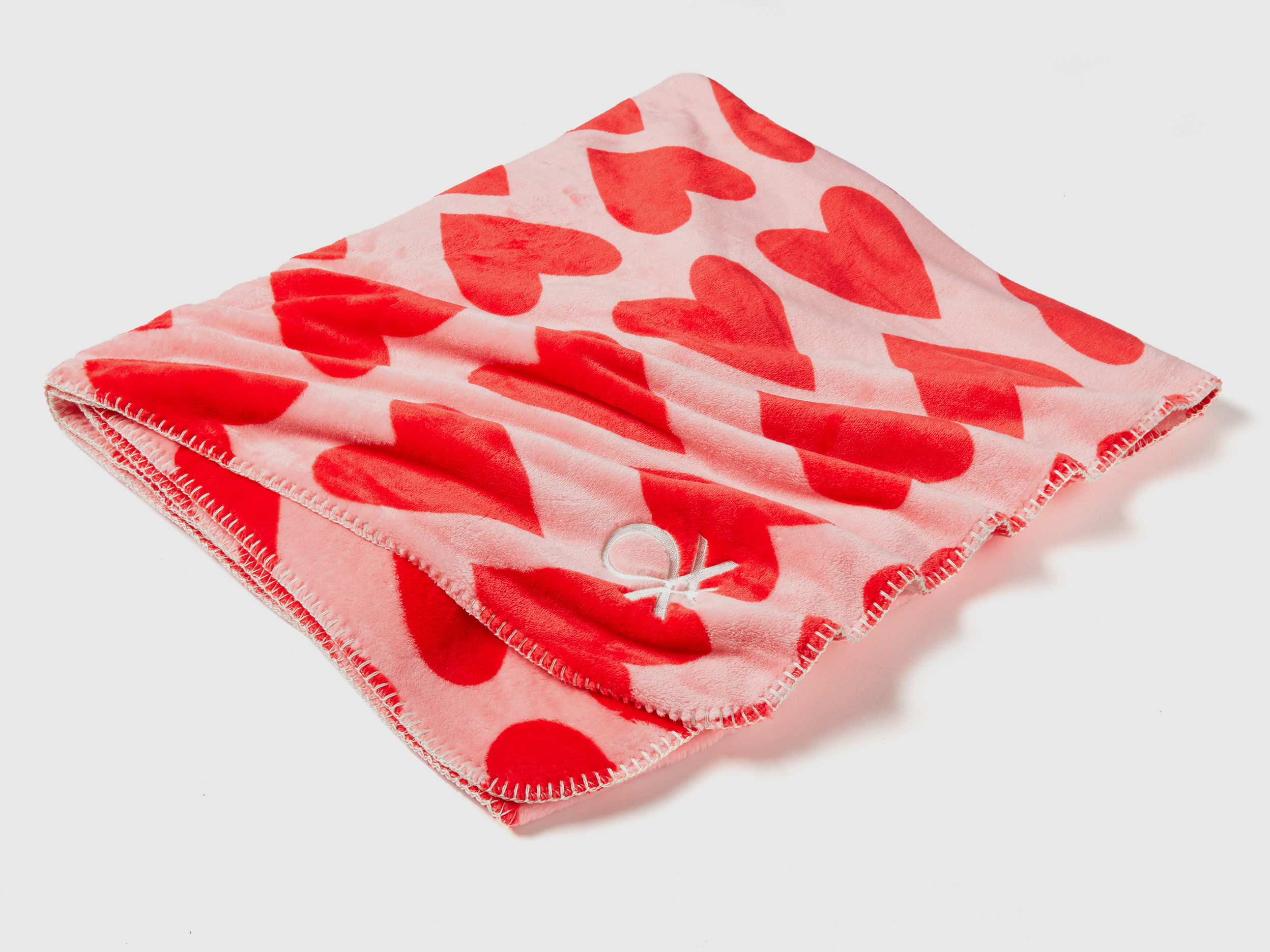 Couverture à cœurs en fourrure synthétique – Image 2