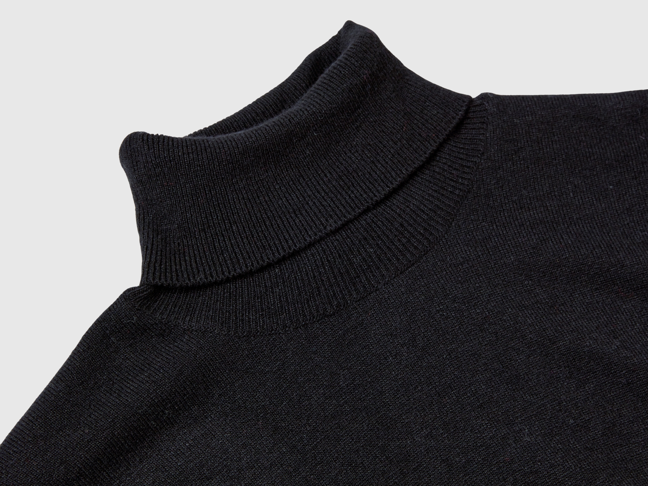 Pull col montant noir à manches courtes en cachemire mélangé – Image 3