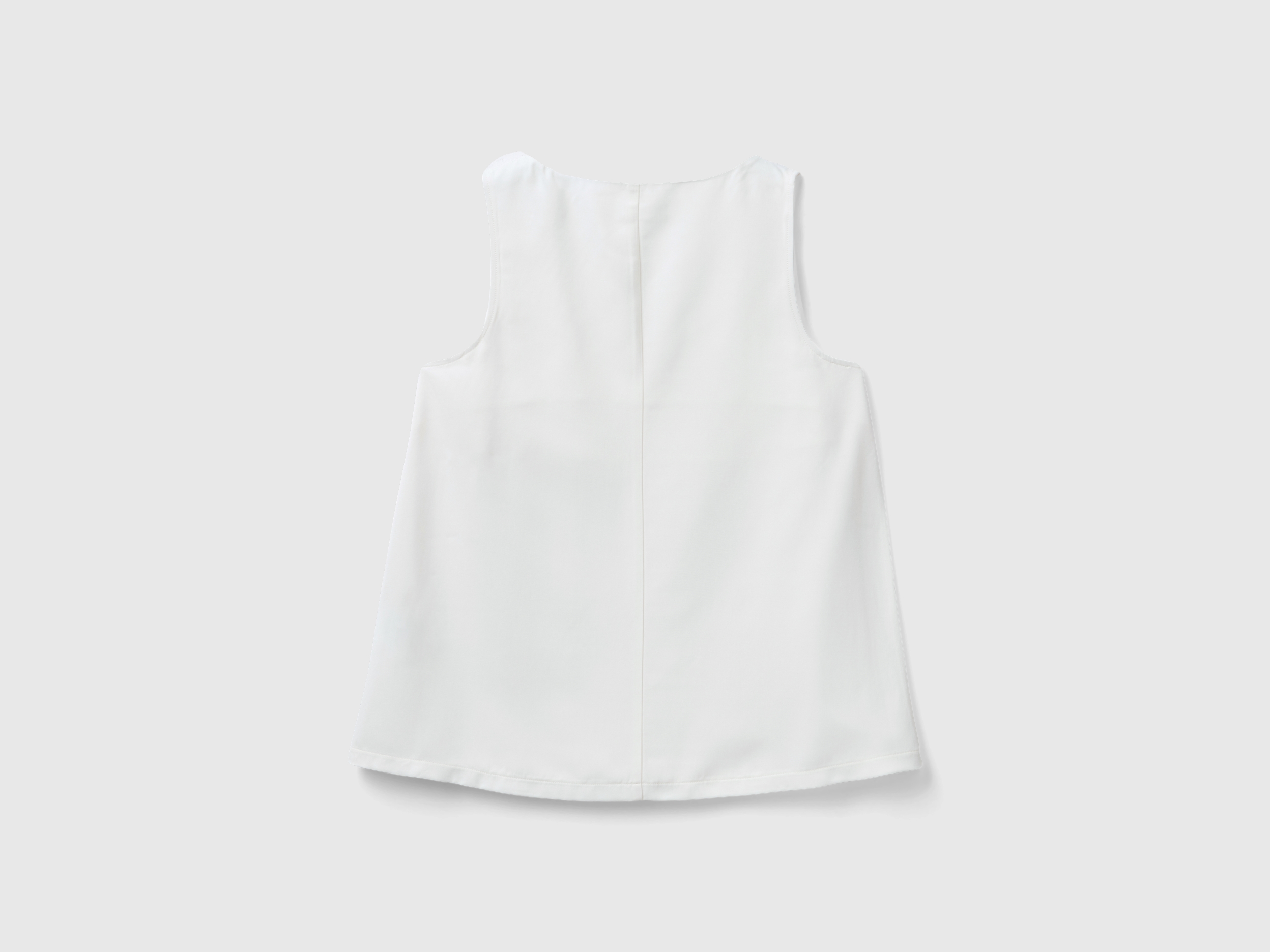 Blouse sans manches effet satin – Image 2