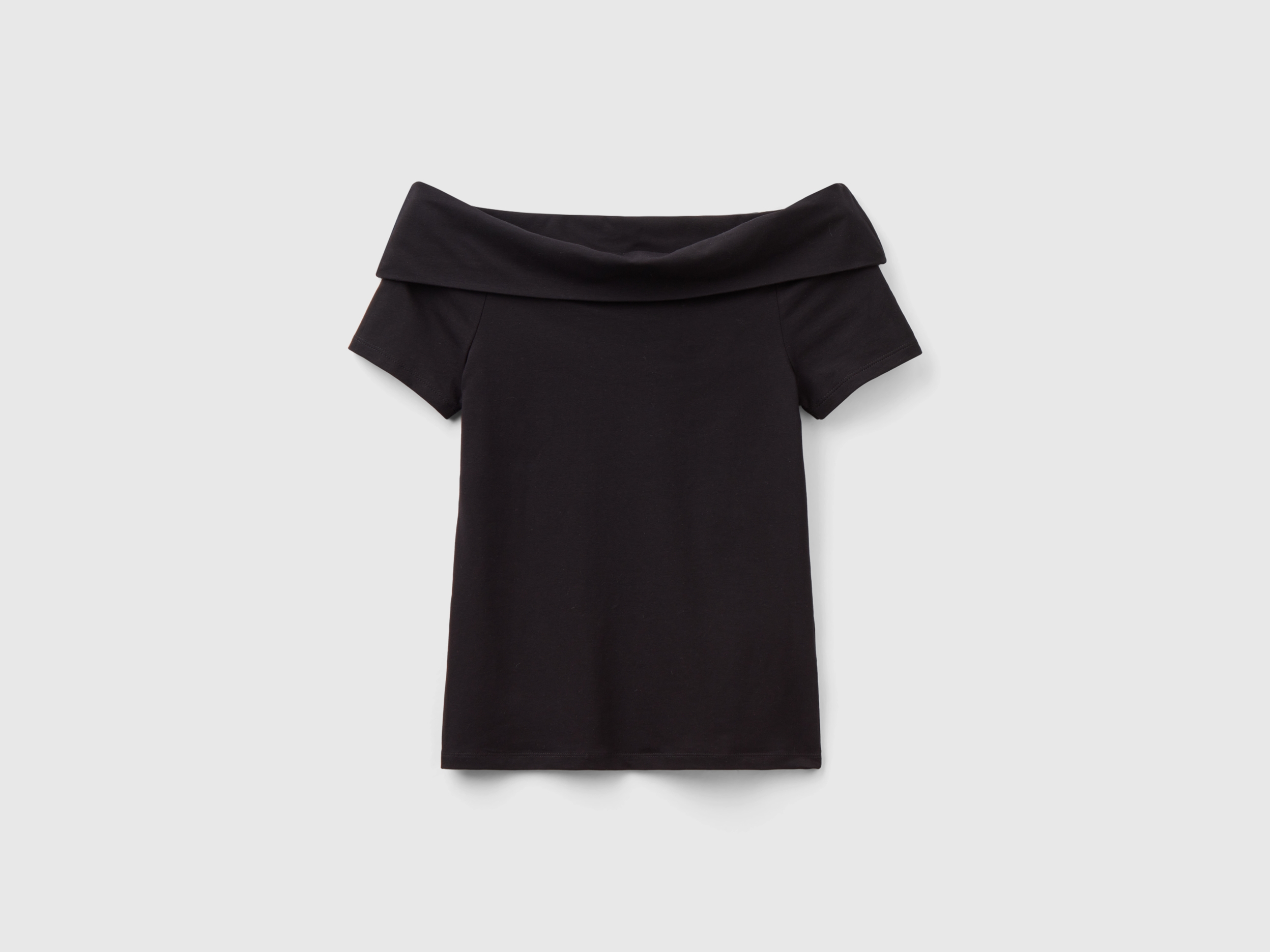 T-shirt ajusté à épaules dénudées T-shirt ajusté à épaules dénudées