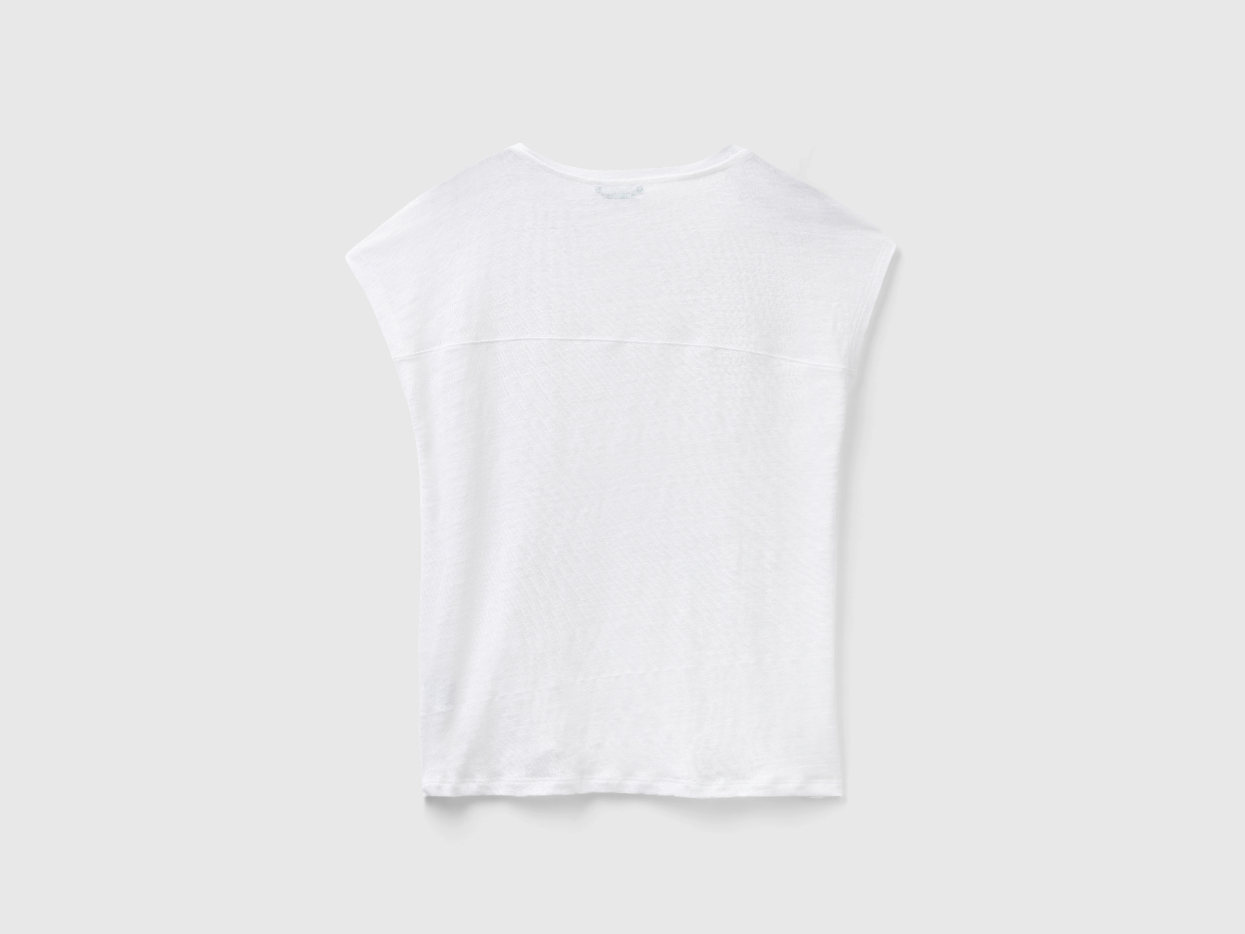 T-shirt en pur lin à col en V – Image 2